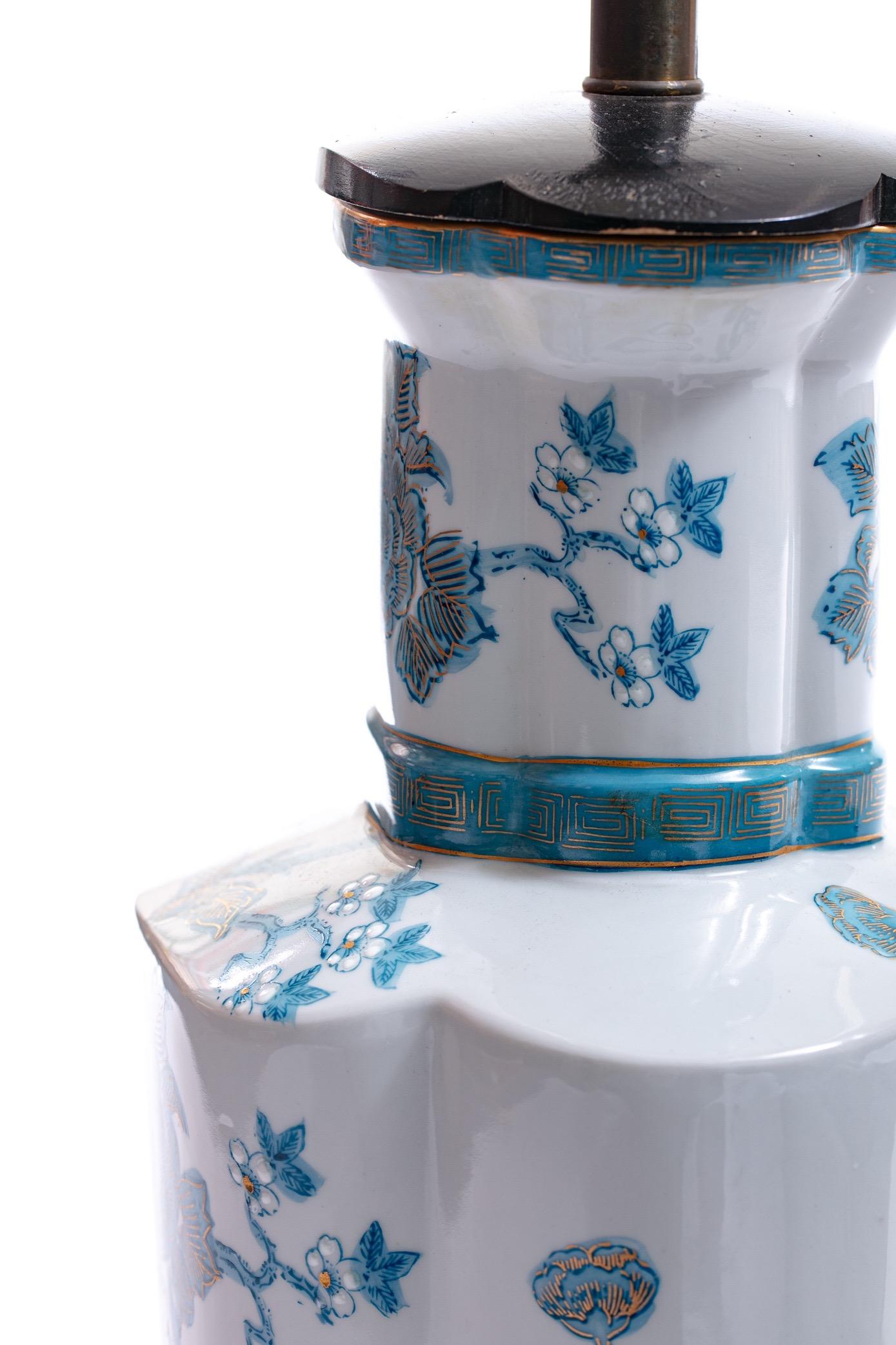 Zwei blaue, handbemalte Chinoiserie-Tischlampen im Stil von Billy Haines im Angebot 11