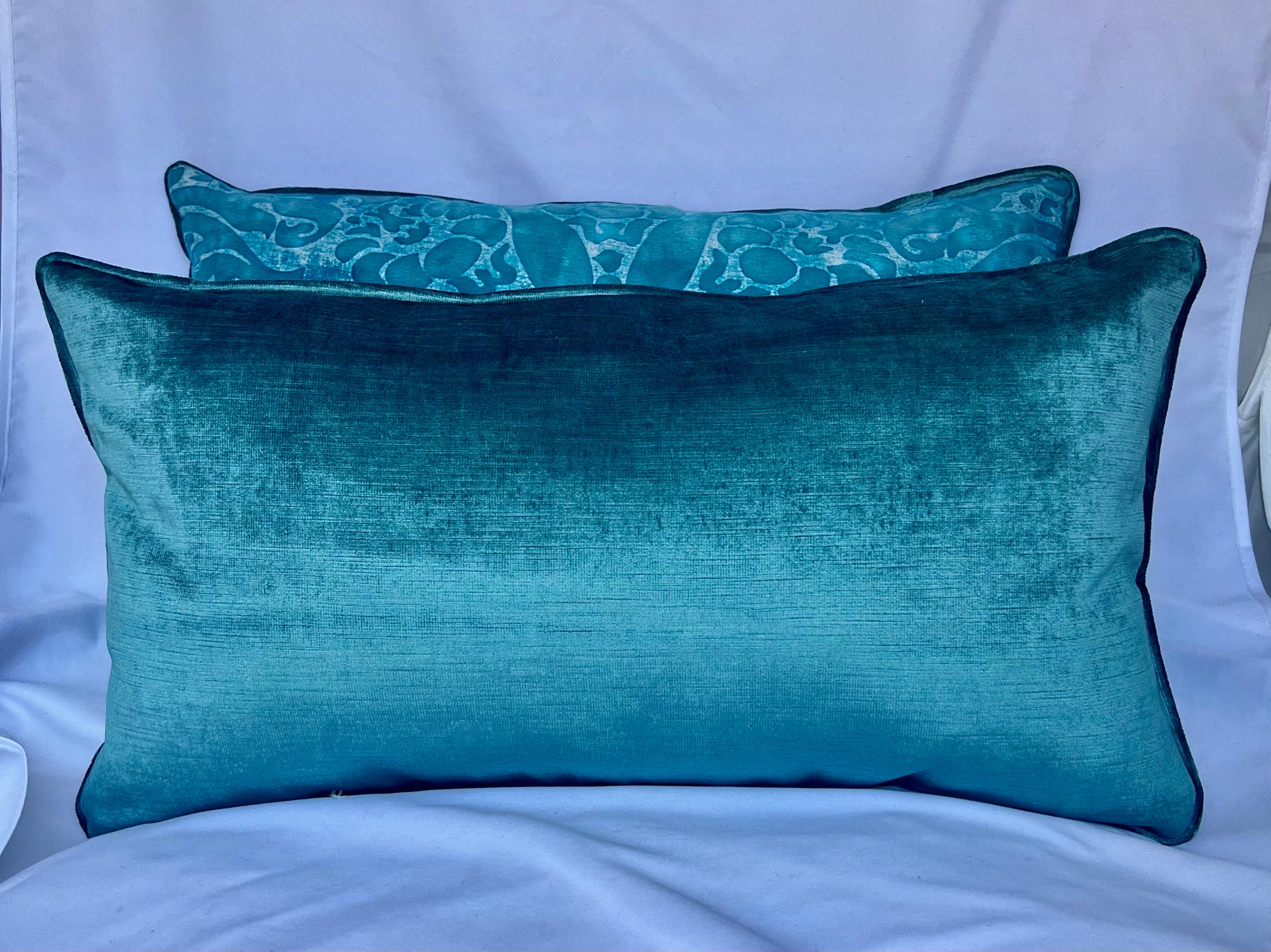 Pair of Blue Fortuny Pillows w/ Velvet Backs In Excellent Condition For Sale In Los Angeles, CA