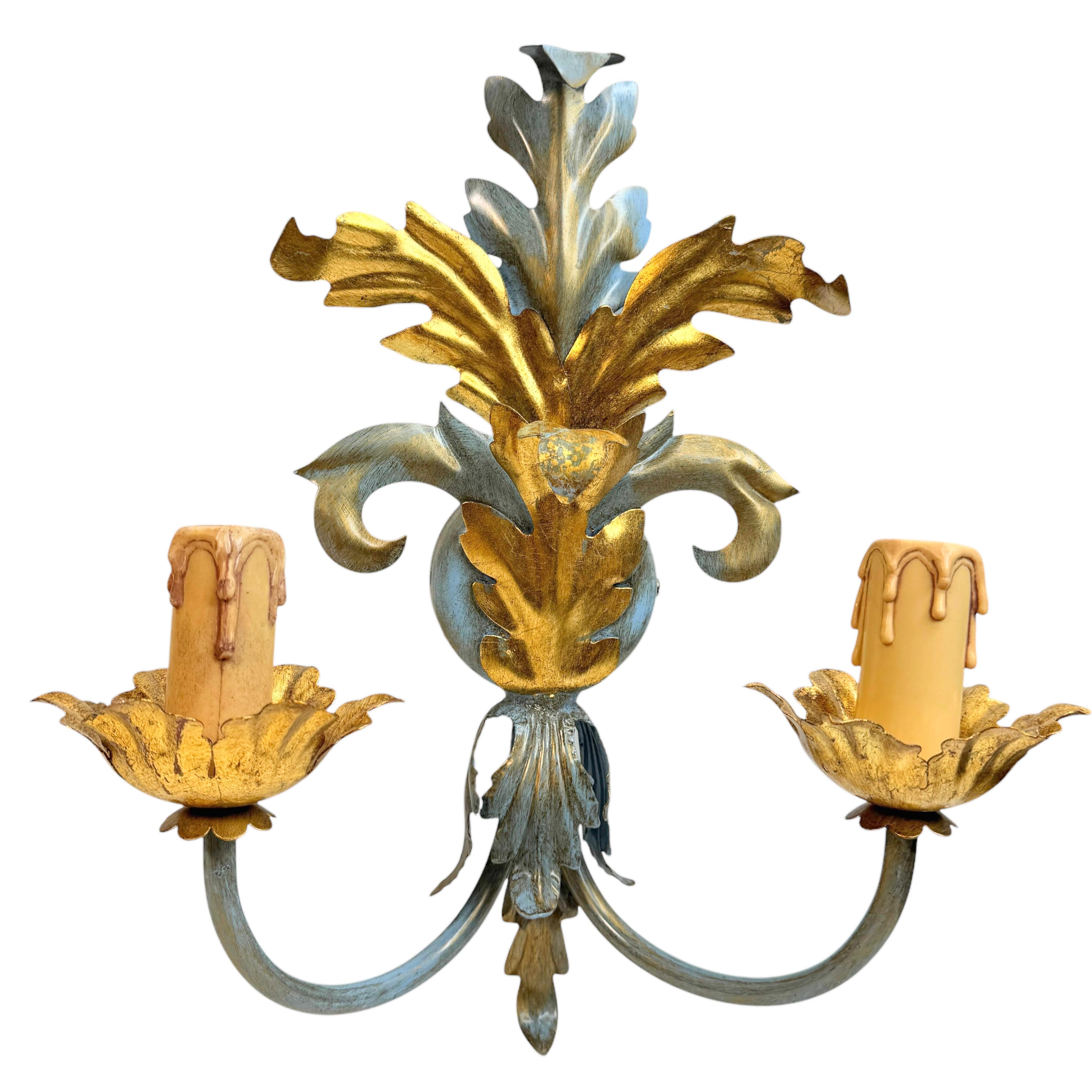 Paire d'appliques à deux lumières Tole Hollywood Regency Vintage Italie en vente 3