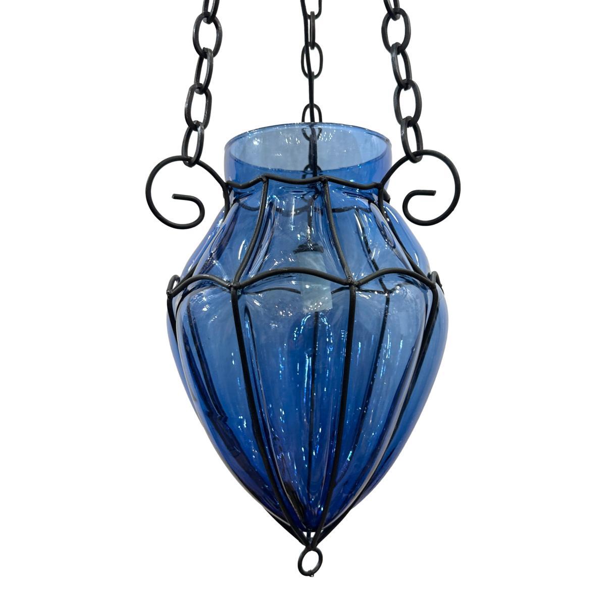 Paar blaue Glaslaternen, einzeln verkauft (Mitte des 20. Jahrhunderts) im Angebot