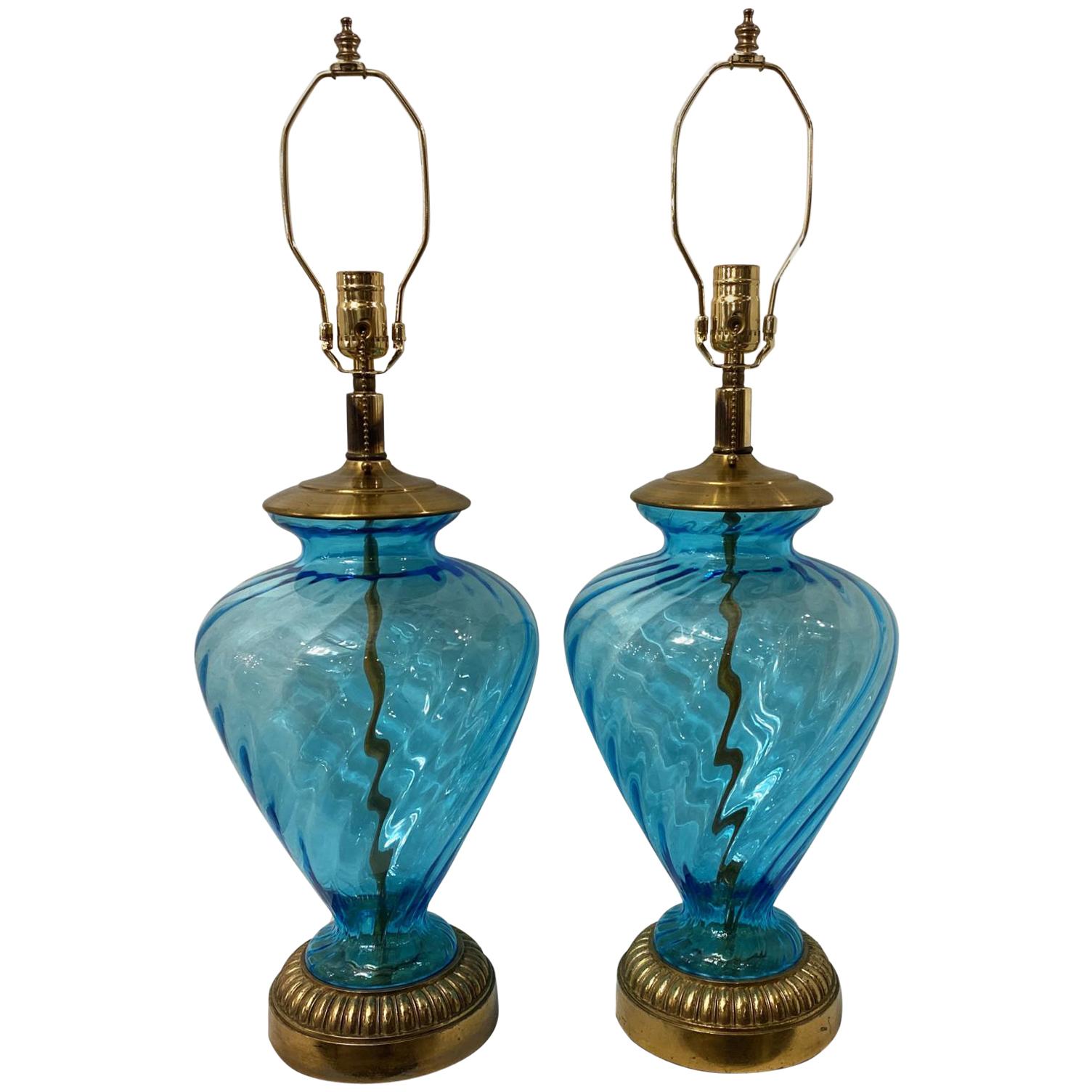 Paire de lampes de table en verre bleu en vente