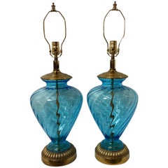 Pareja de lámparas de mesa de cristal azul