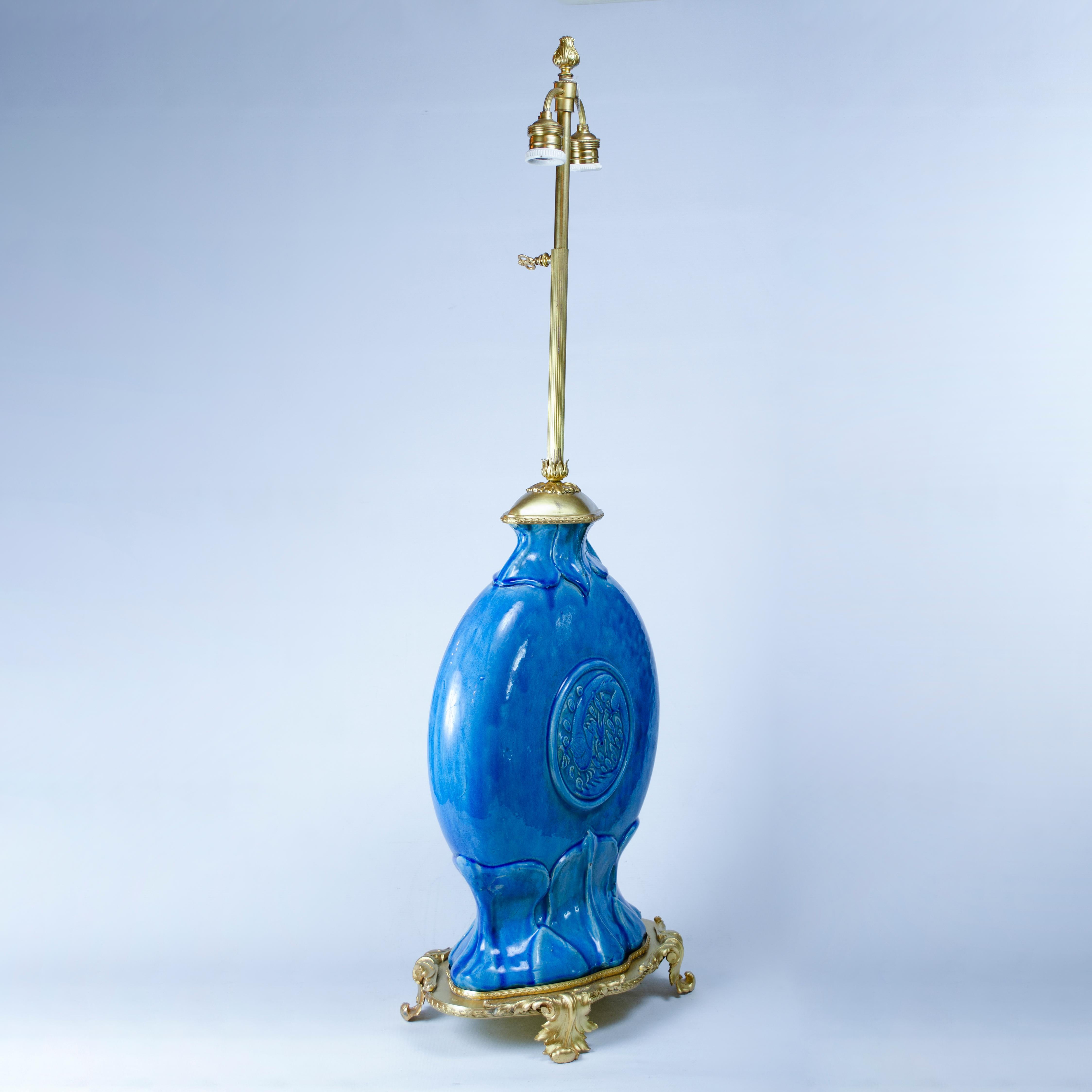 Art nouveau Paire de lampes à glaçure bleue fabriquées par Theodore Deck en vente