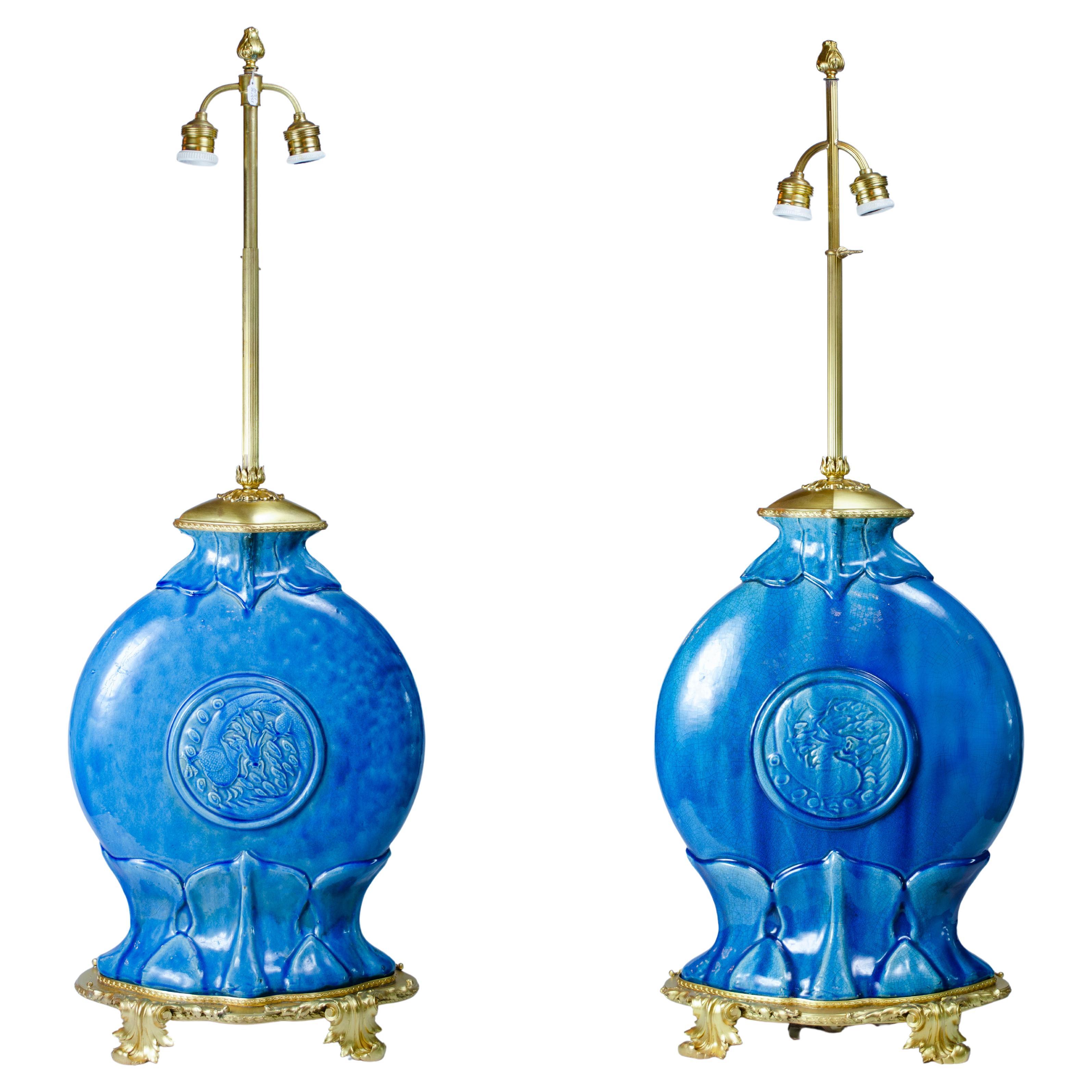 Paire de lampes à glaçure bleue fabriquées par Theodore Deck