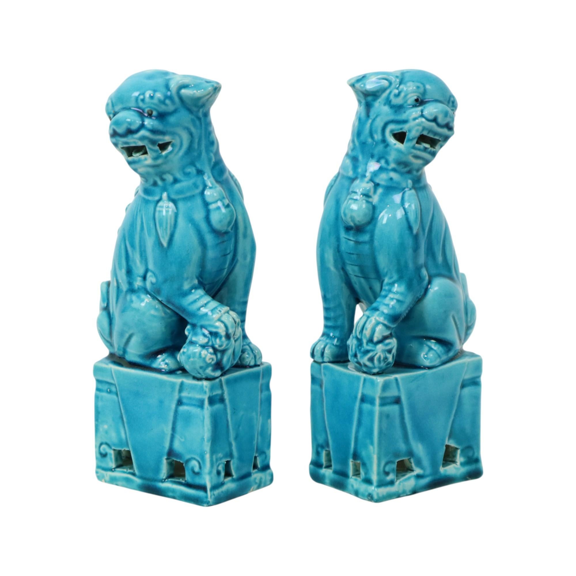 Pareja de Figuritas de León del Templo del Perro Foo esmaltadas en azul 18cm en venta 2