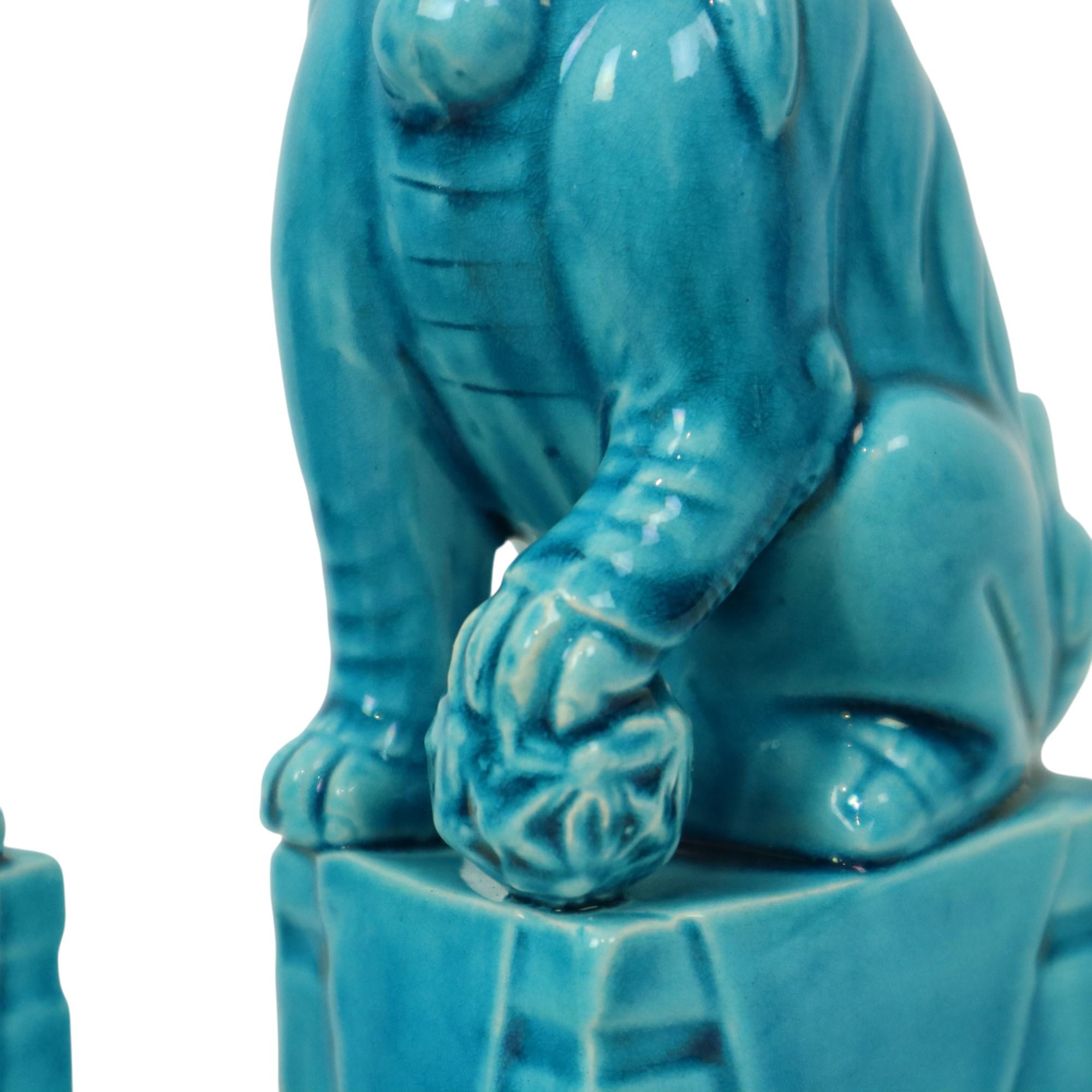 Pareja de Figuritas de León del Templo del Perro Foo esmaltadas en azul 18cm en venta 4