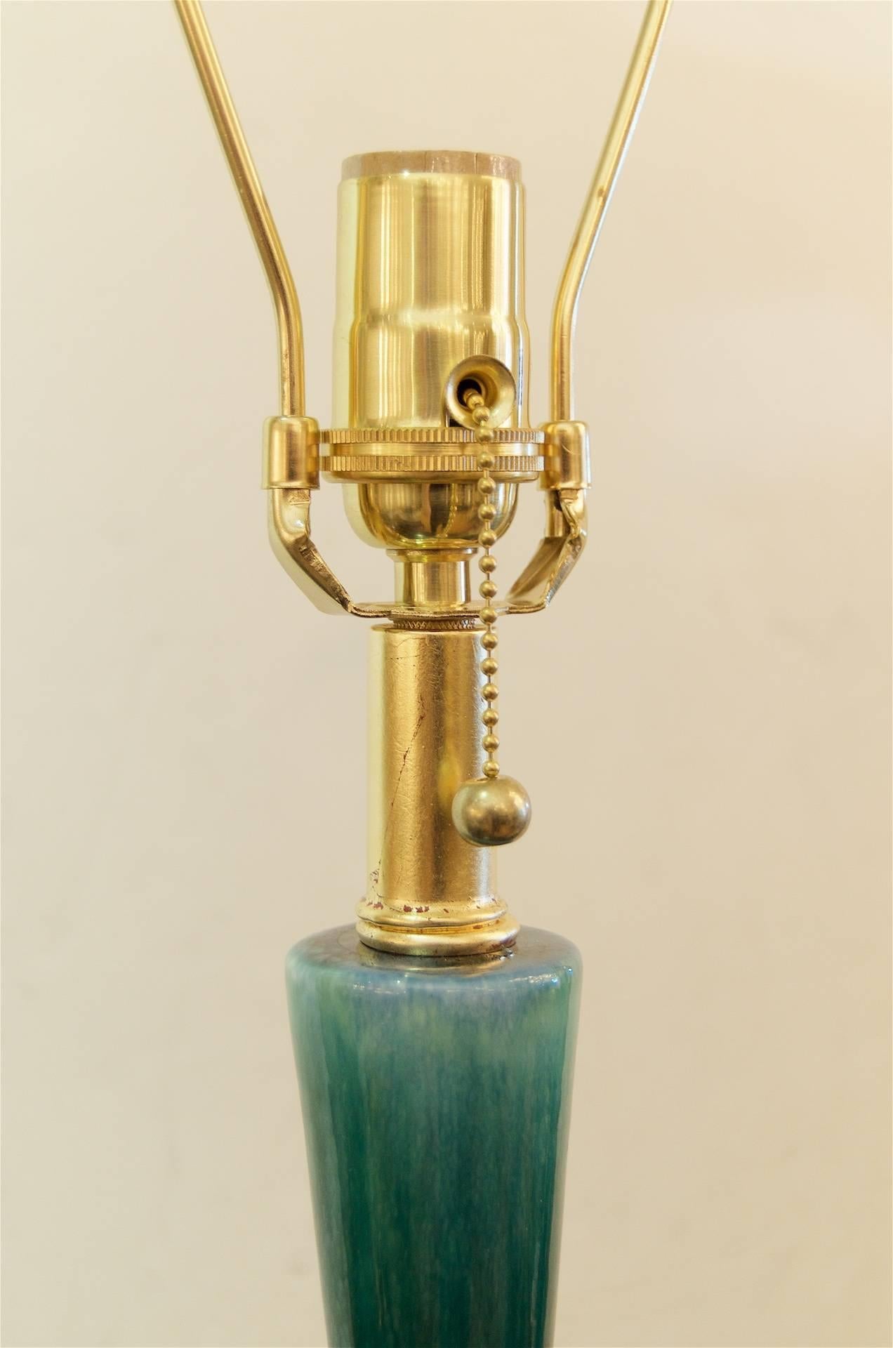 Pair of Blue-Green Drip Glaze and Gilt Royal Haeger Attributed Lamps In Excellent Condition For Sale In Stamford, CT