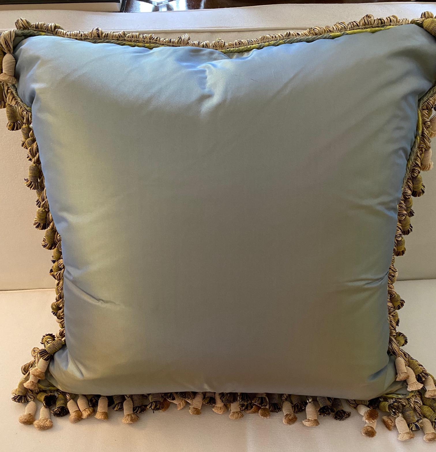 green cushions