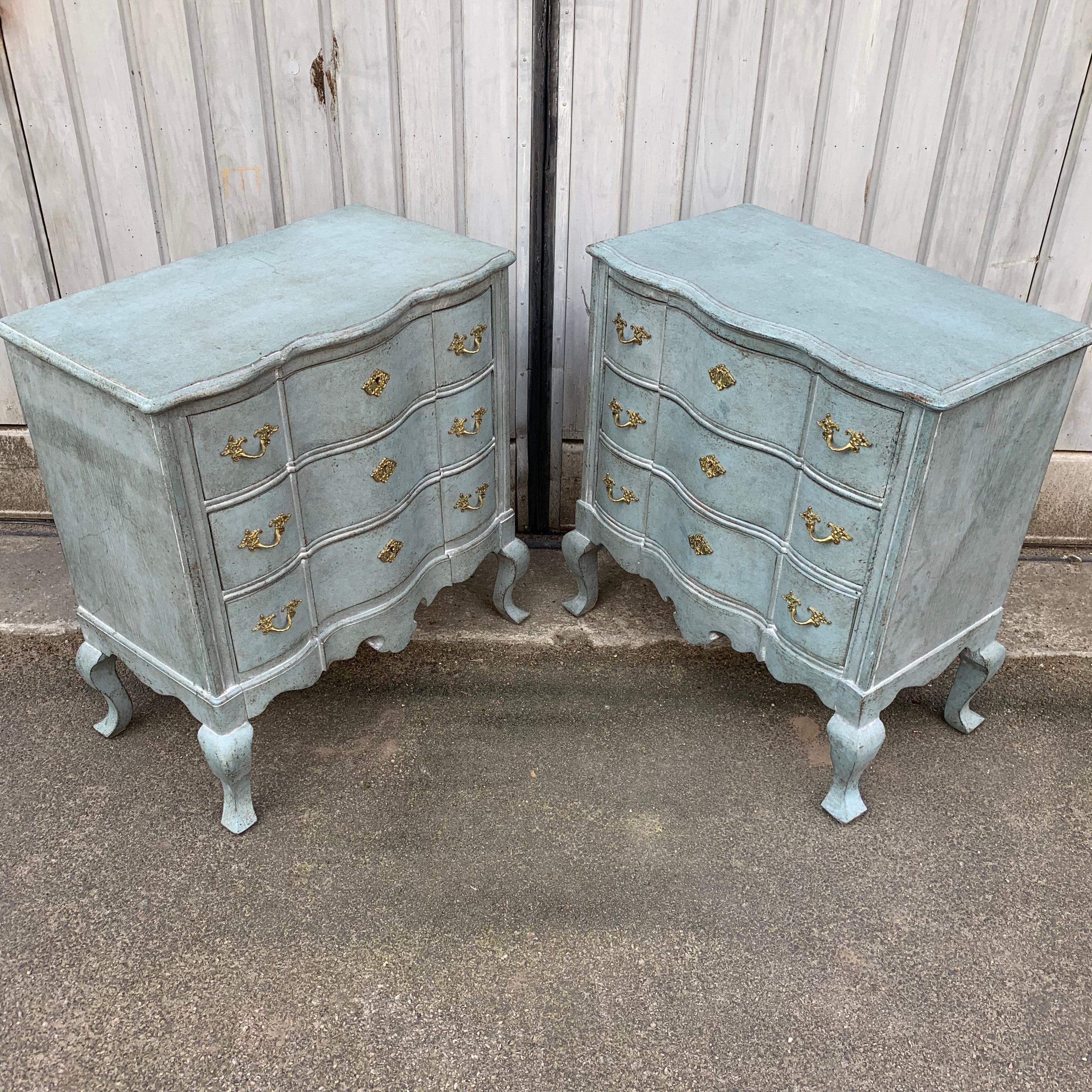 Pair of Blue Gustavian Style Painted Rococo Style Chests of Drawers In Good Condition In Haddonfield, NJ