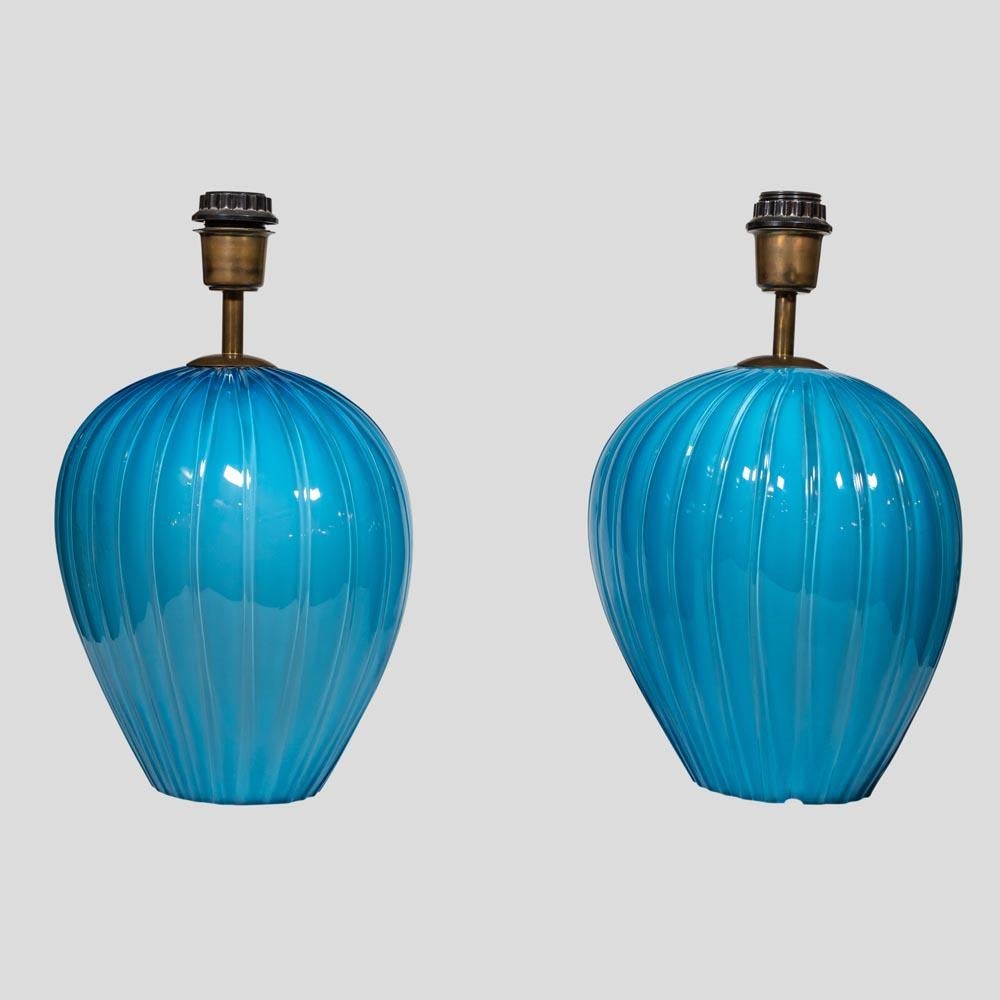 Italian Pair of Blue hand blown ribbed murano glass table lamps by Tommaso Barbi For Sale