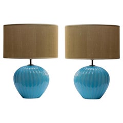 Paar blaue mundgeblasene gerippte Muranoglas-Tischlampen von Tommaso Barbi 