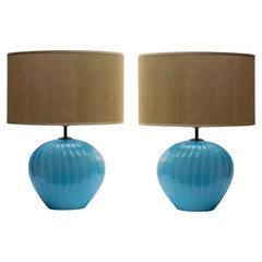 Paar blaue mundgeblasene gerippte Muranoglas-Tischlampen von Tommaso Barbi