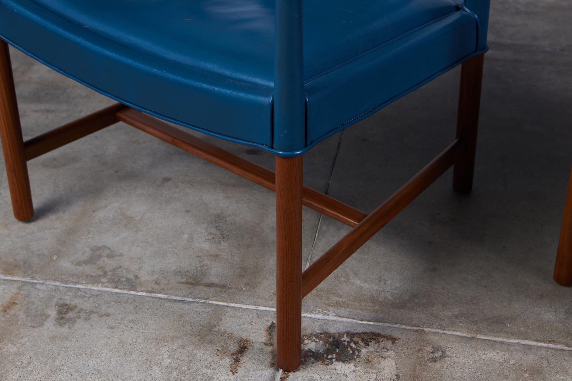 Pair of Blue Leather Lounge Chairs by Ejner Larsen & Aksel Bender Madsen 10