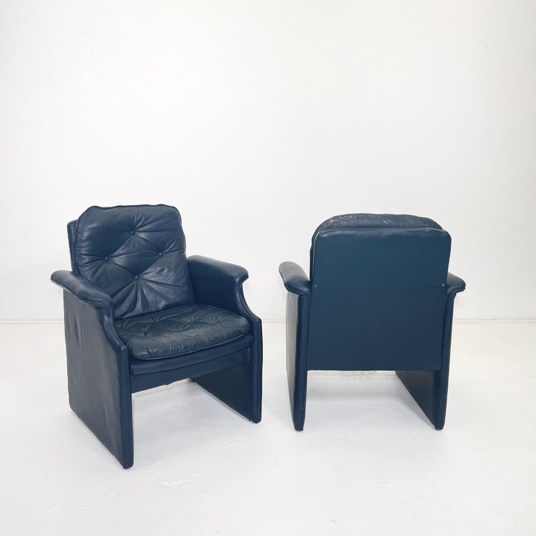 Pair of Blue Leather Lounge Chairs For Sale at 1stDibs