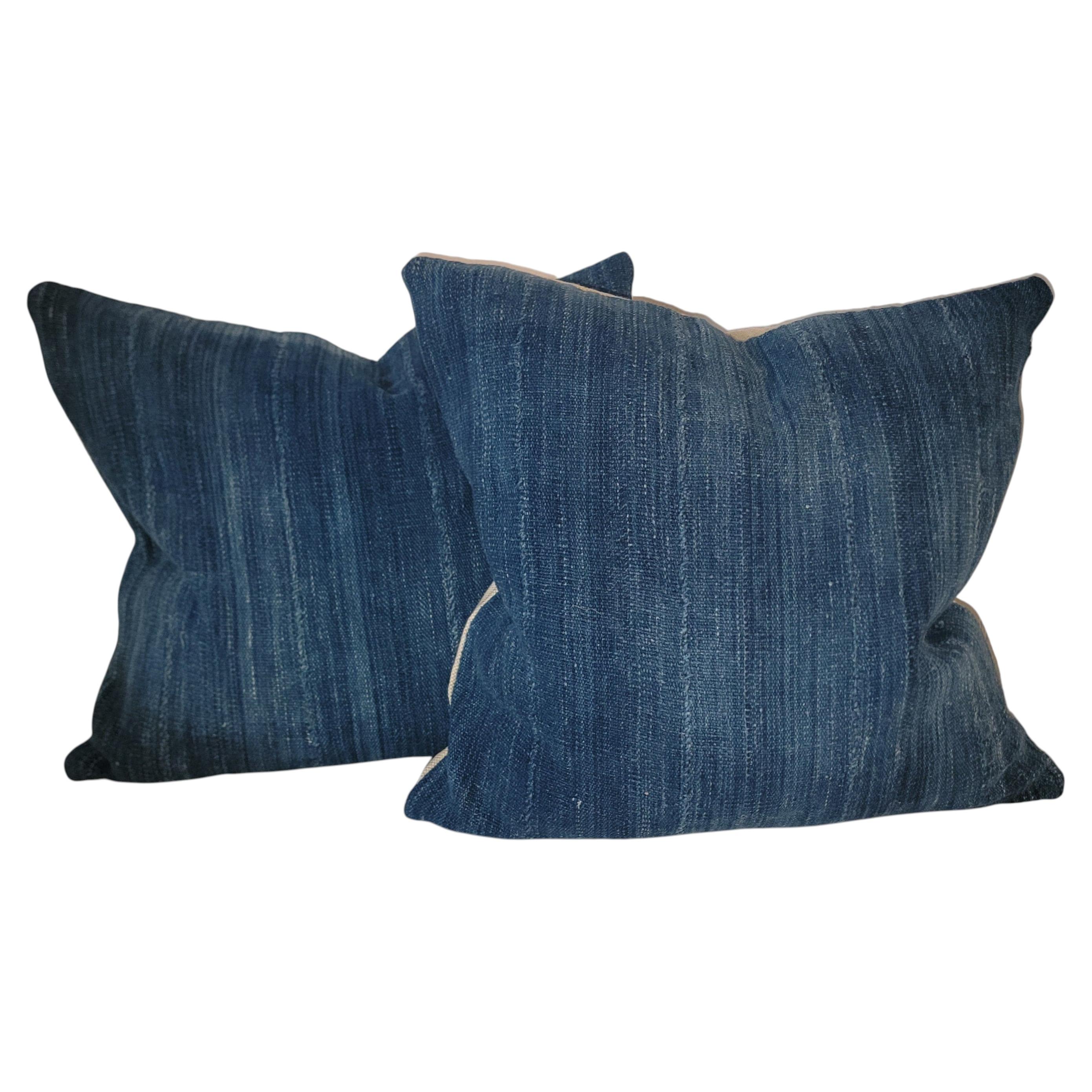 Coppia di cuscini in lino blu