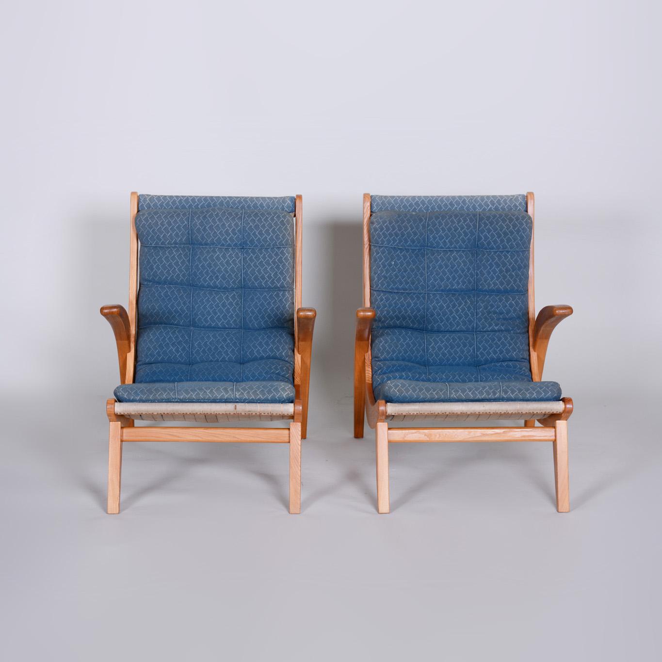 Pair of Blue Mid Century Armchairs, Designed by Jan Vaněk in the 1950s, Ash In Good Condition For Sale In Horomerice, CZ