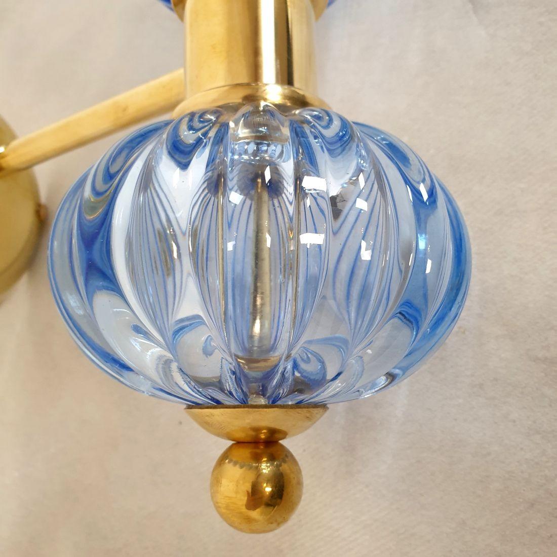 Pareja de apliques neoclásicos azules de Murano en venta 2