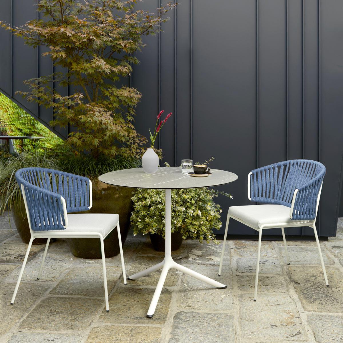Paire de fauteuils d'extérieur ou d'intérieur en métal et cordes bleues, 21e siècle en vente 2