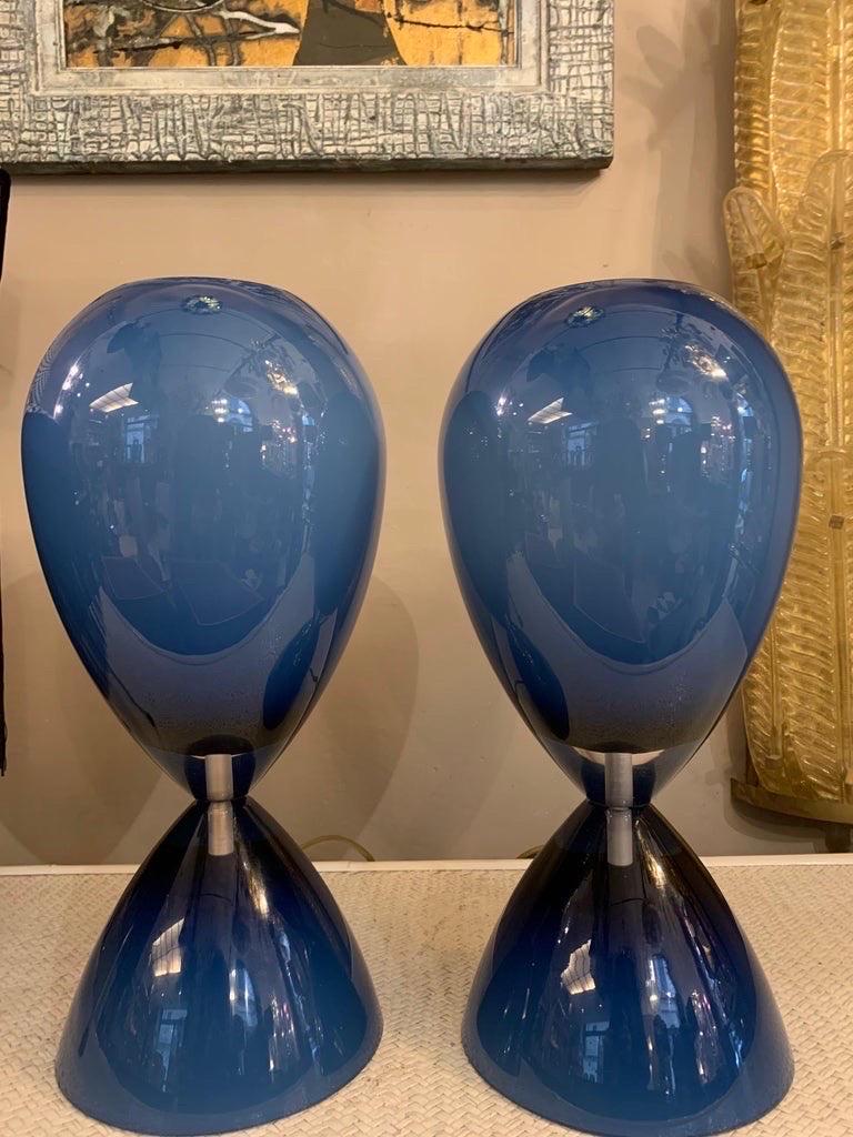 Mid-Century Modern Pair of Blue Overlay Blown Glass Murano Hourglass Table Lamps, 1950s For Sale