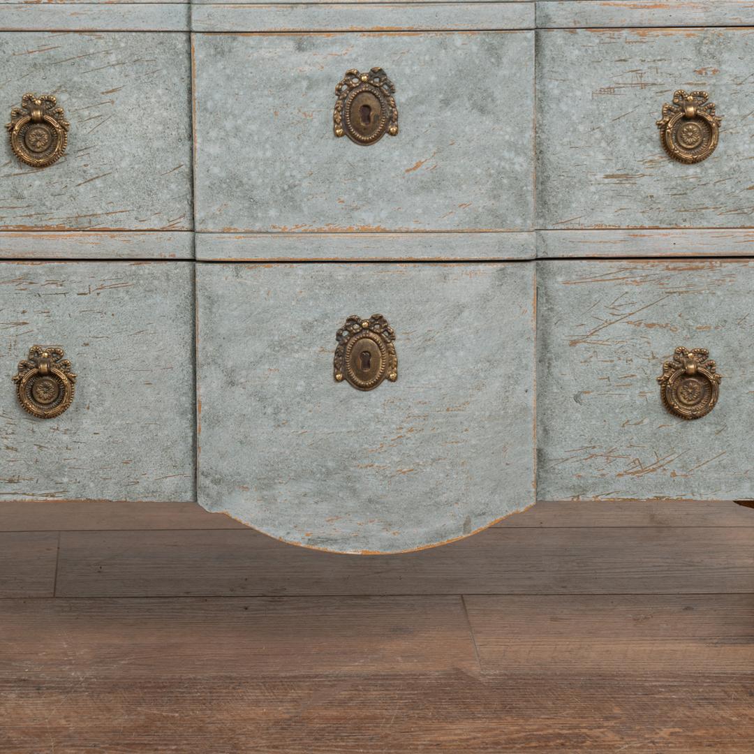Pair of Blue Painted Chest of Three Drawers With Griffins, Sweden circa 1840-60 For Sale 4
