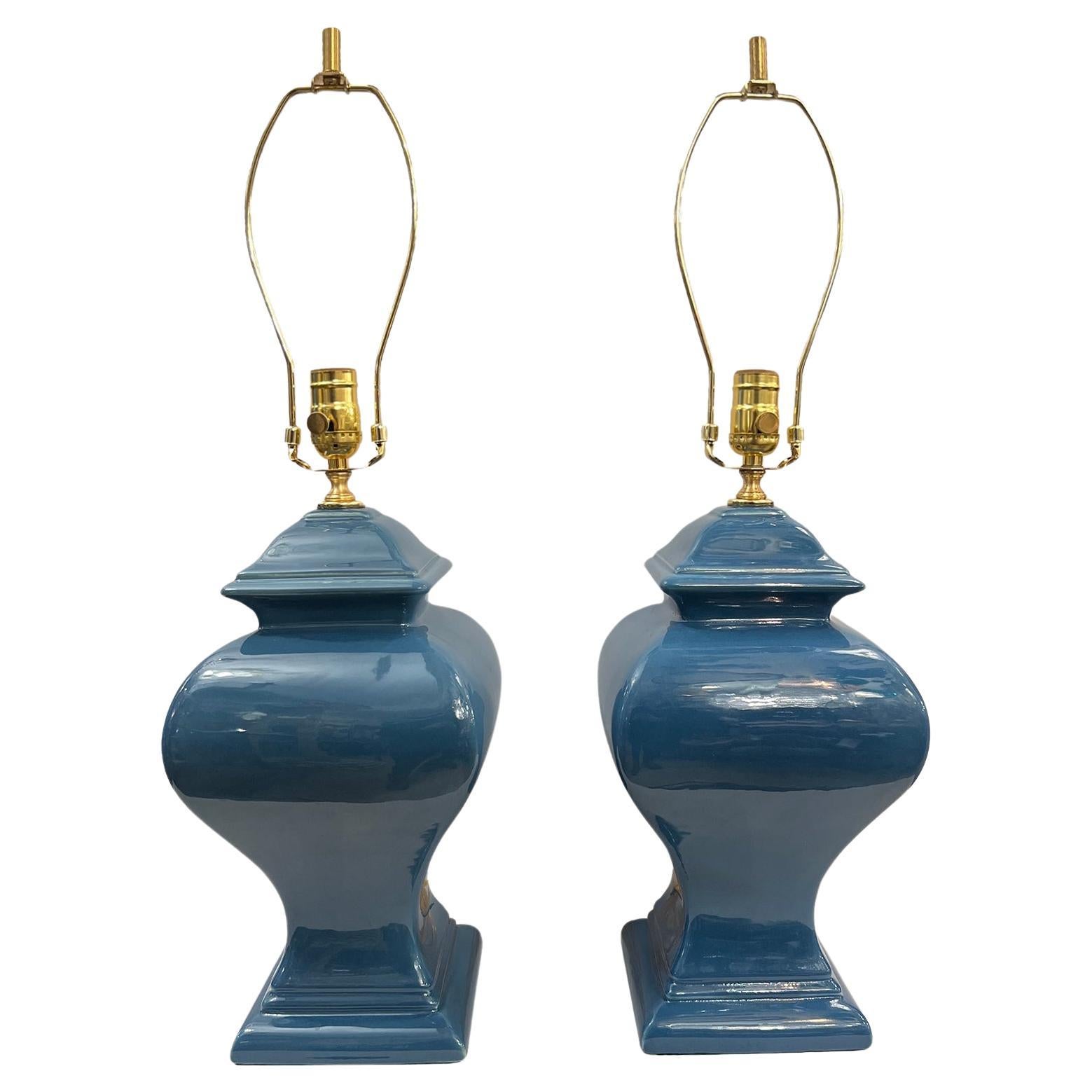 Paire de lampes en porcelaine bleue