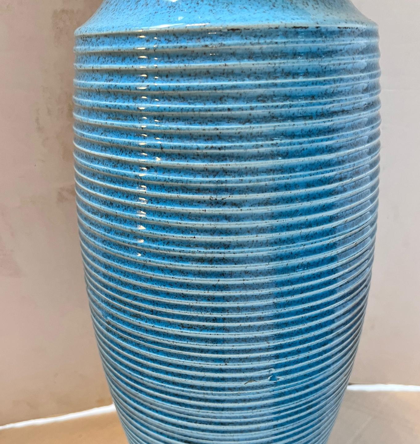 Pair of Blue Porcelain Lamps For Sale 2
