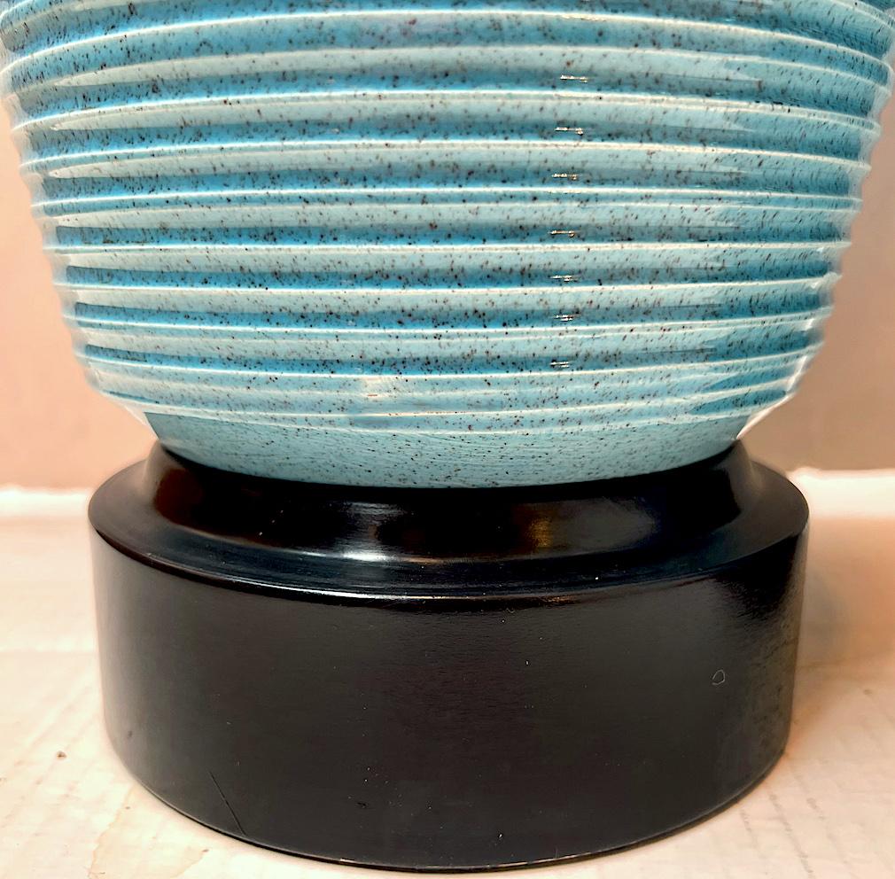 Pair of Blue Porcelain Lamps For Sale 3