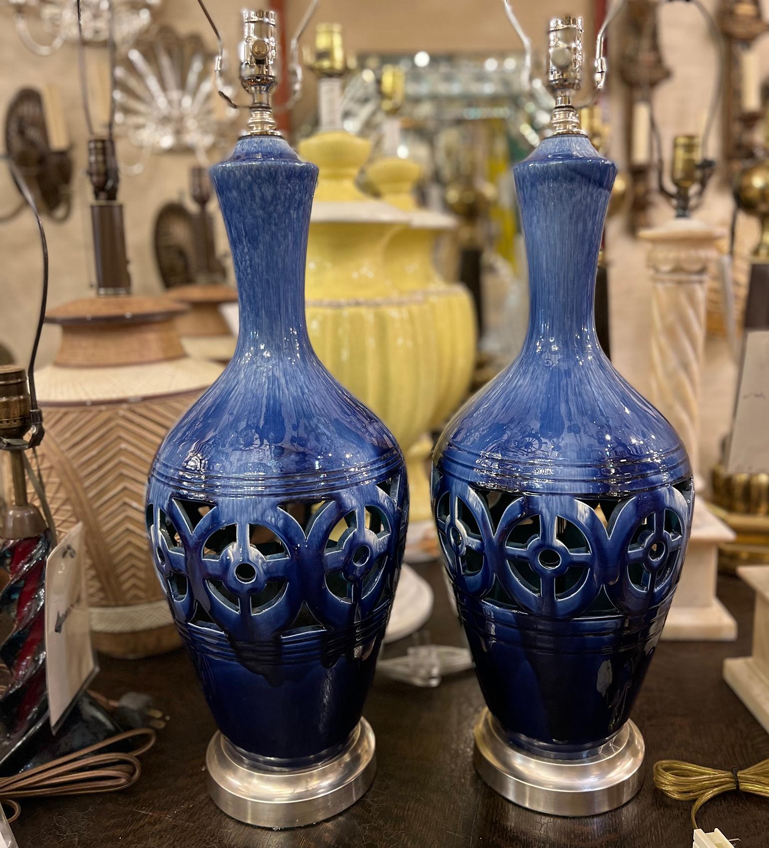 Pair of Blue Porcelain Table Lamps For Sale 2