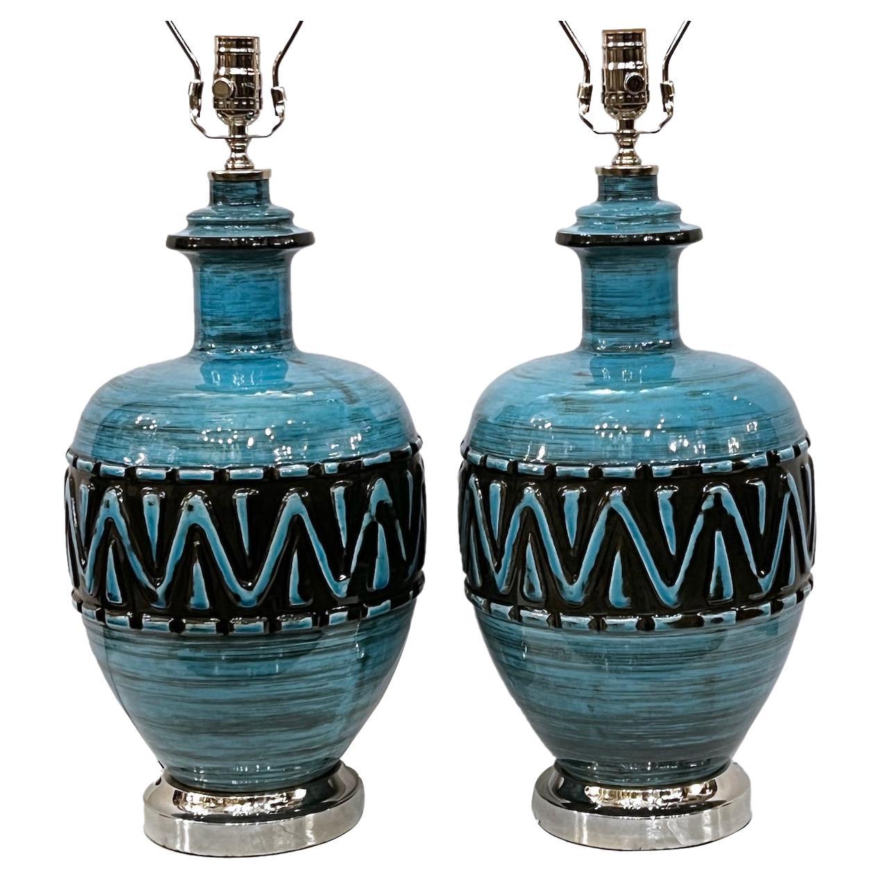 Paire de lampes de bureau en porcelaine bleue en vente