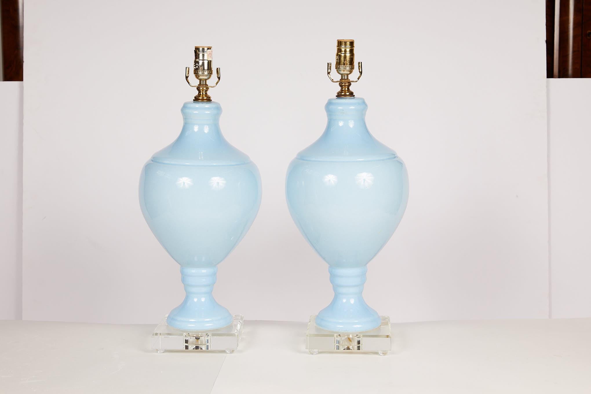 Hollywood Regency Pair of Blue Porcelain Urn Lamps on Lucite Bases