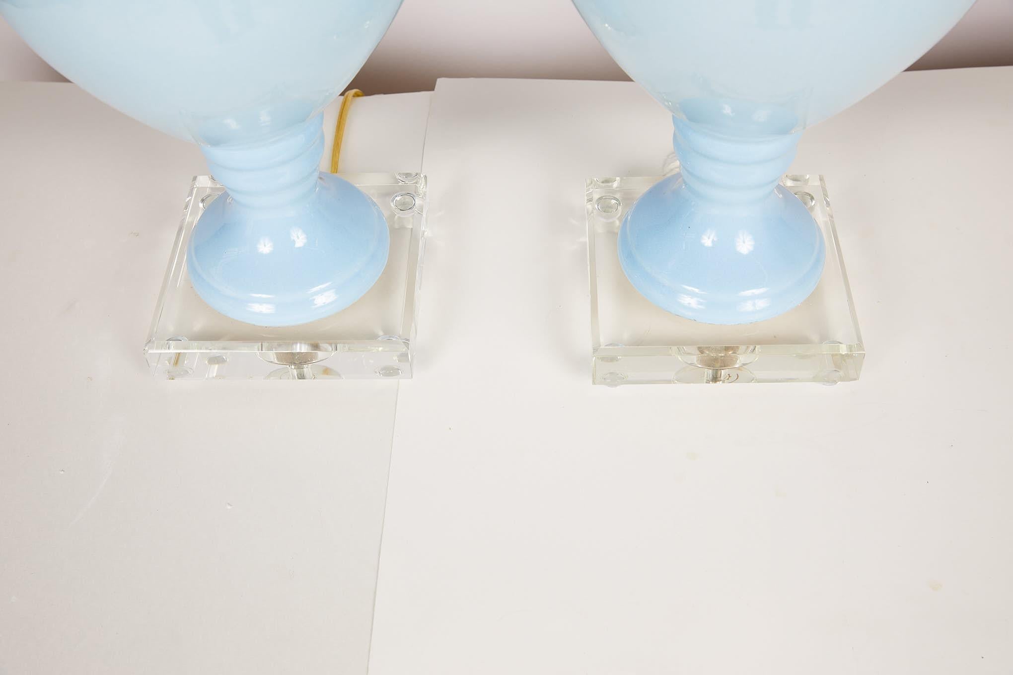 20th Century Pair of Blue Porcelain Urn Lamps on Lucite Bases