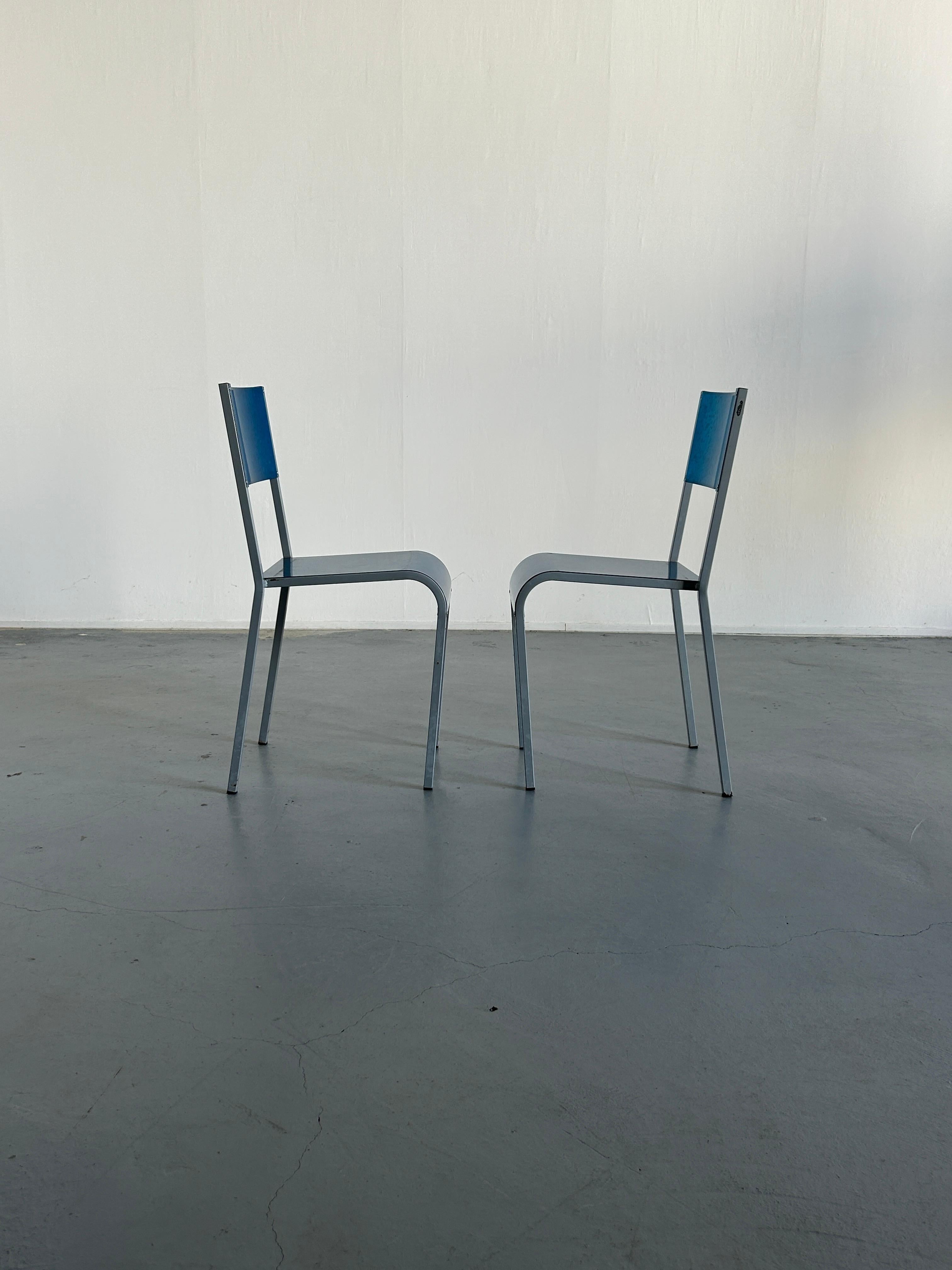 Pair of Blue Postmodern Industrial Metal Dining Chairs by Parisotto, 1980s Italy In Good Condition For Sale In Zagreb, HR