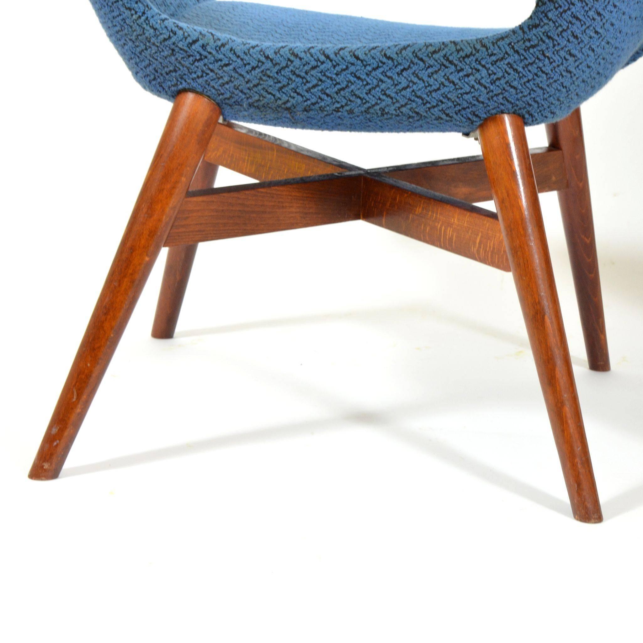 Pair of Blue Shell Chairs by Miroslav Navrátil, 1960s In Fair Condition For Sale In Zbiroh, CZ