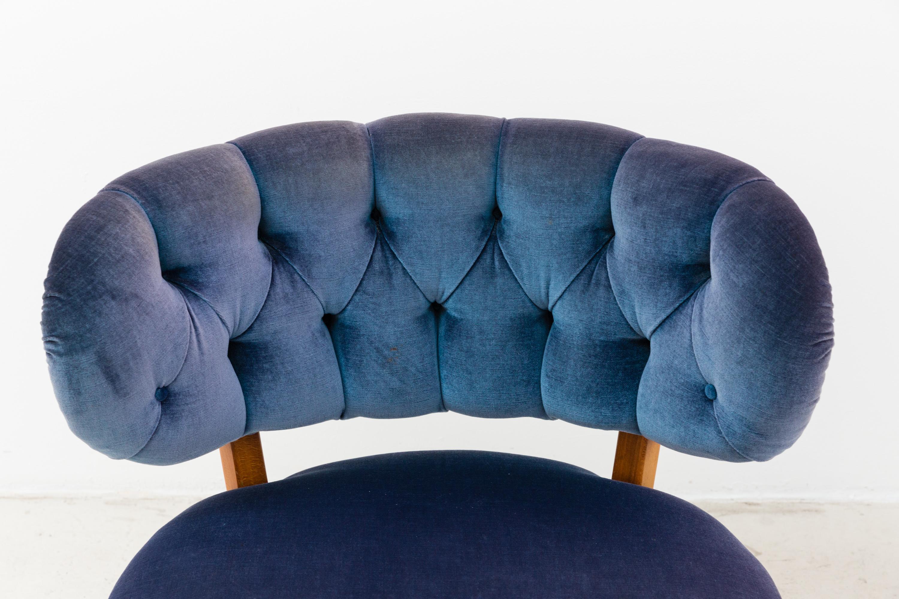 Pair of Blue Velvet Easy Chairs by Otto Schulz (Mitte des 20. Jahrhunderts) im Angebot