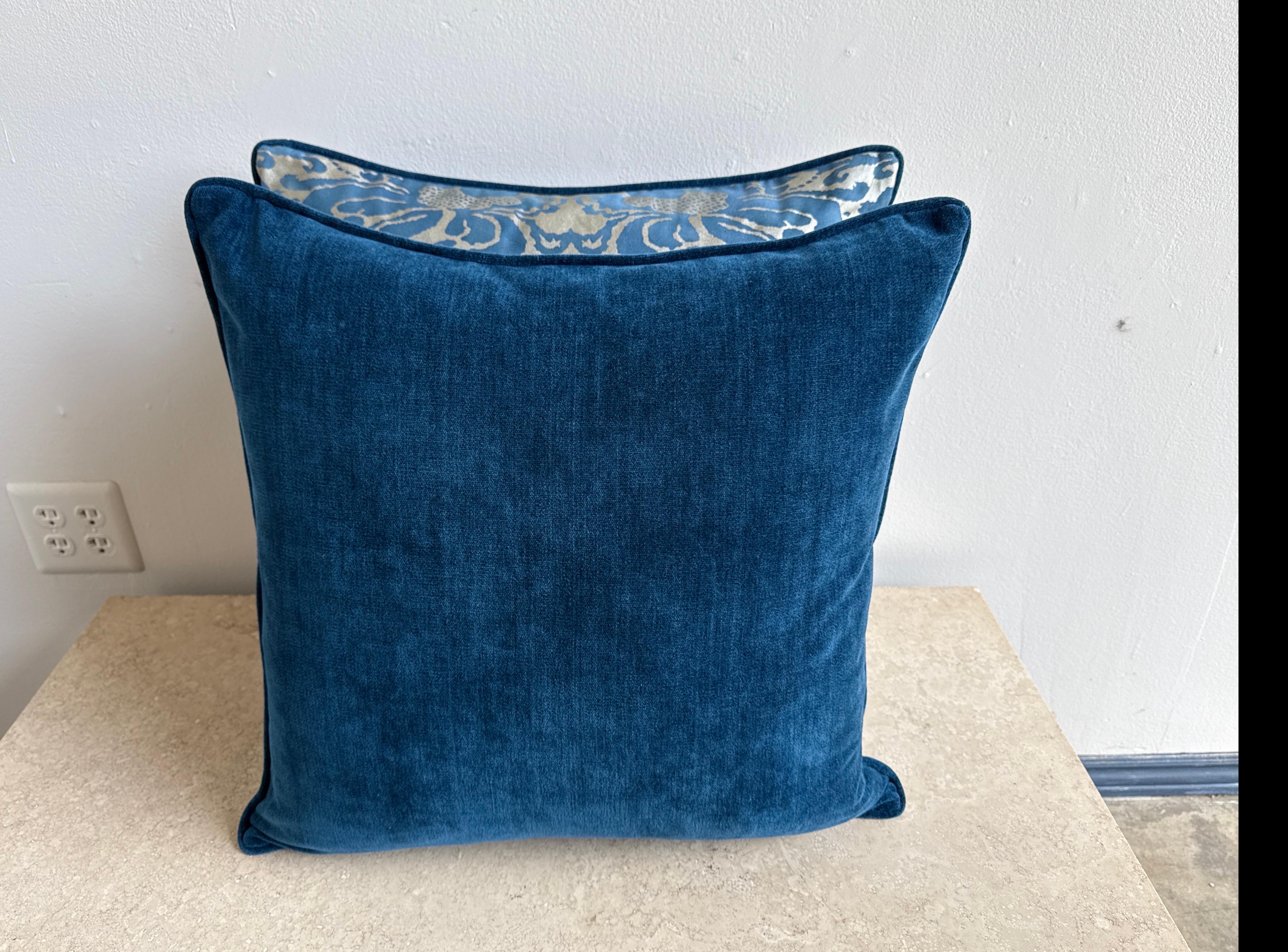 Pareja de cojines Fortuny venecianos azules Siglo XXI y contemporáneo en venta