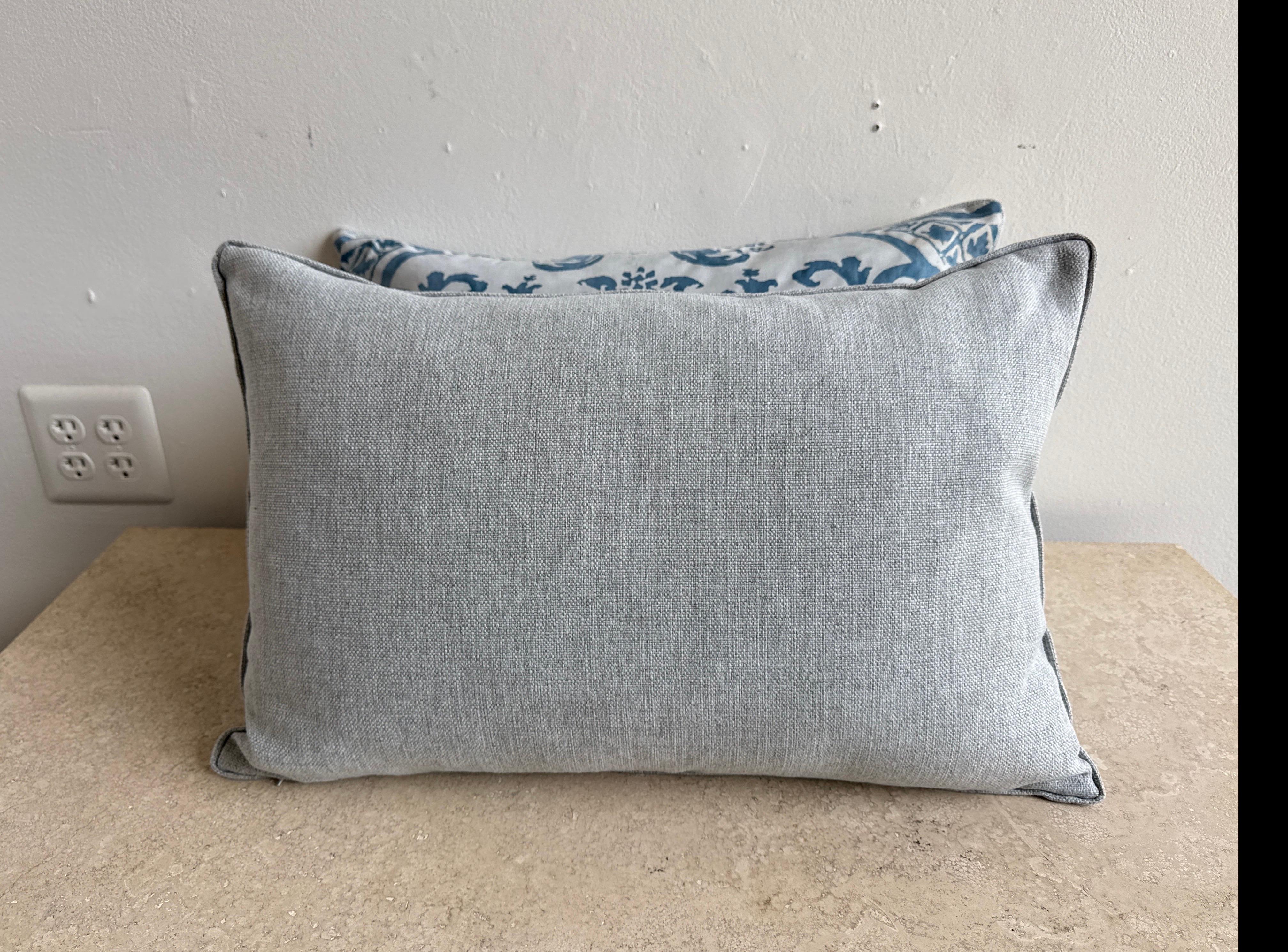Pareja de cojines Fortuny venecianos azules en venta 1