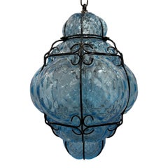 Paire de lanternes vénitiennes bleues, vendues individuellement