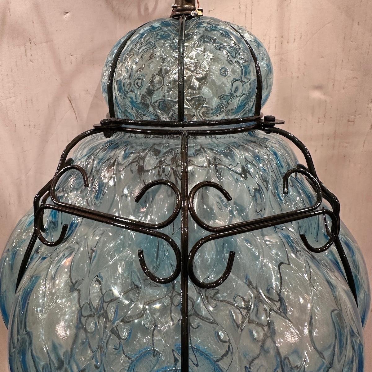 Paar blaue venezianische Laternen, einzeln verkauft (Geblasenes Glas) im Angebot