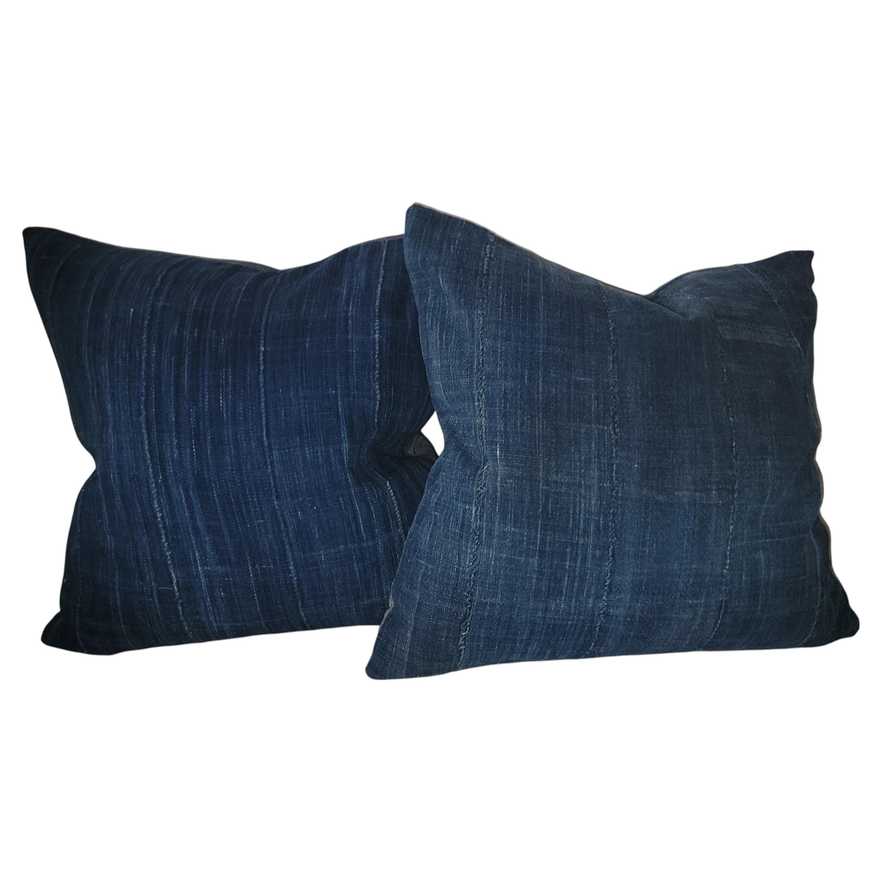 Coppia di cuscini in lino blu vintage