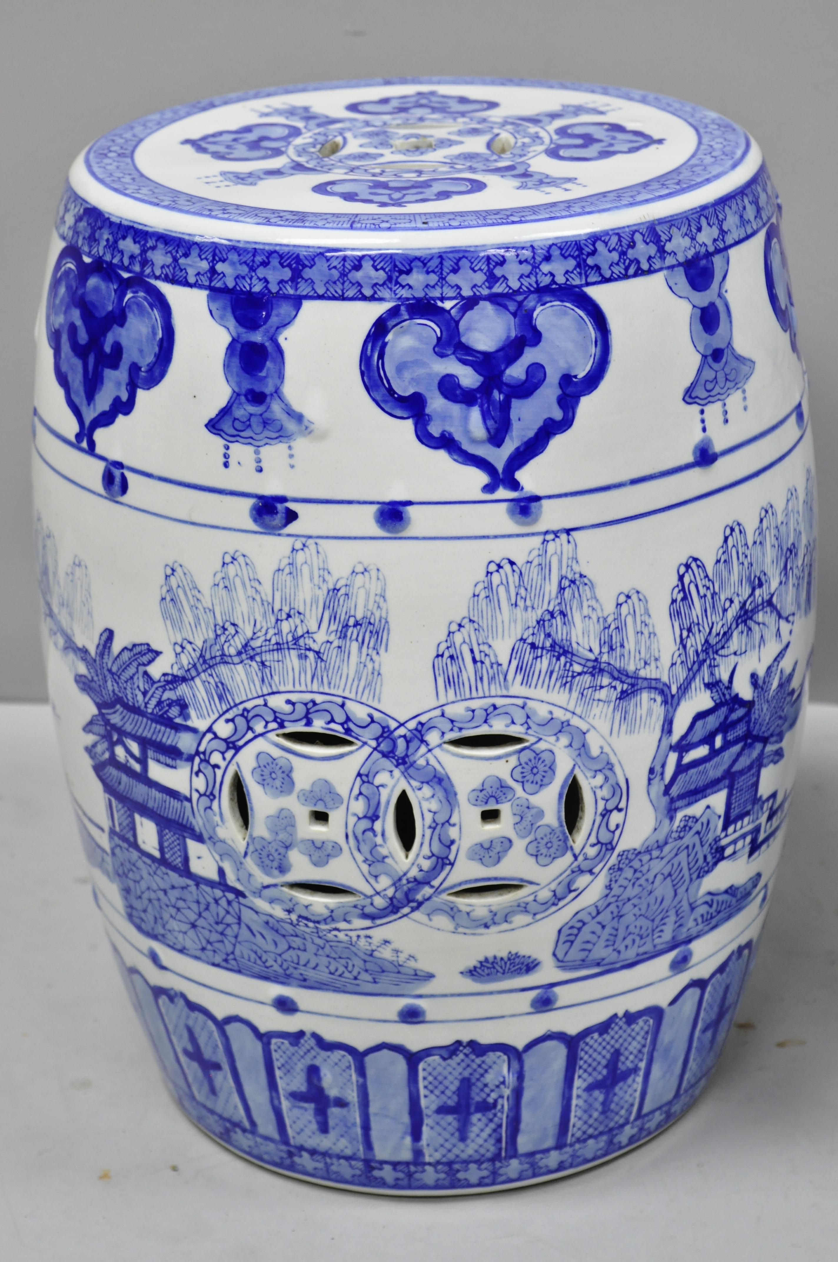 Chinese Chippendale Pair of Blue and White Porcelain Chinese Oriental Drum Garden Seat Pedestal For Sale