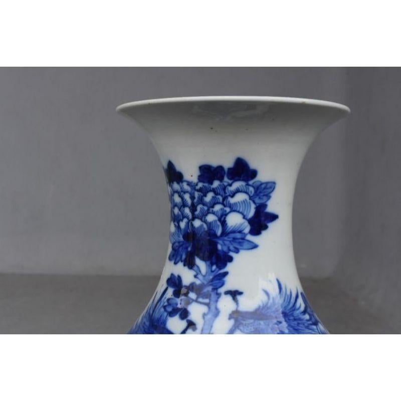 Pair of Blue White Vases from China In Distressed Condition For Sale In Marseille, FR
