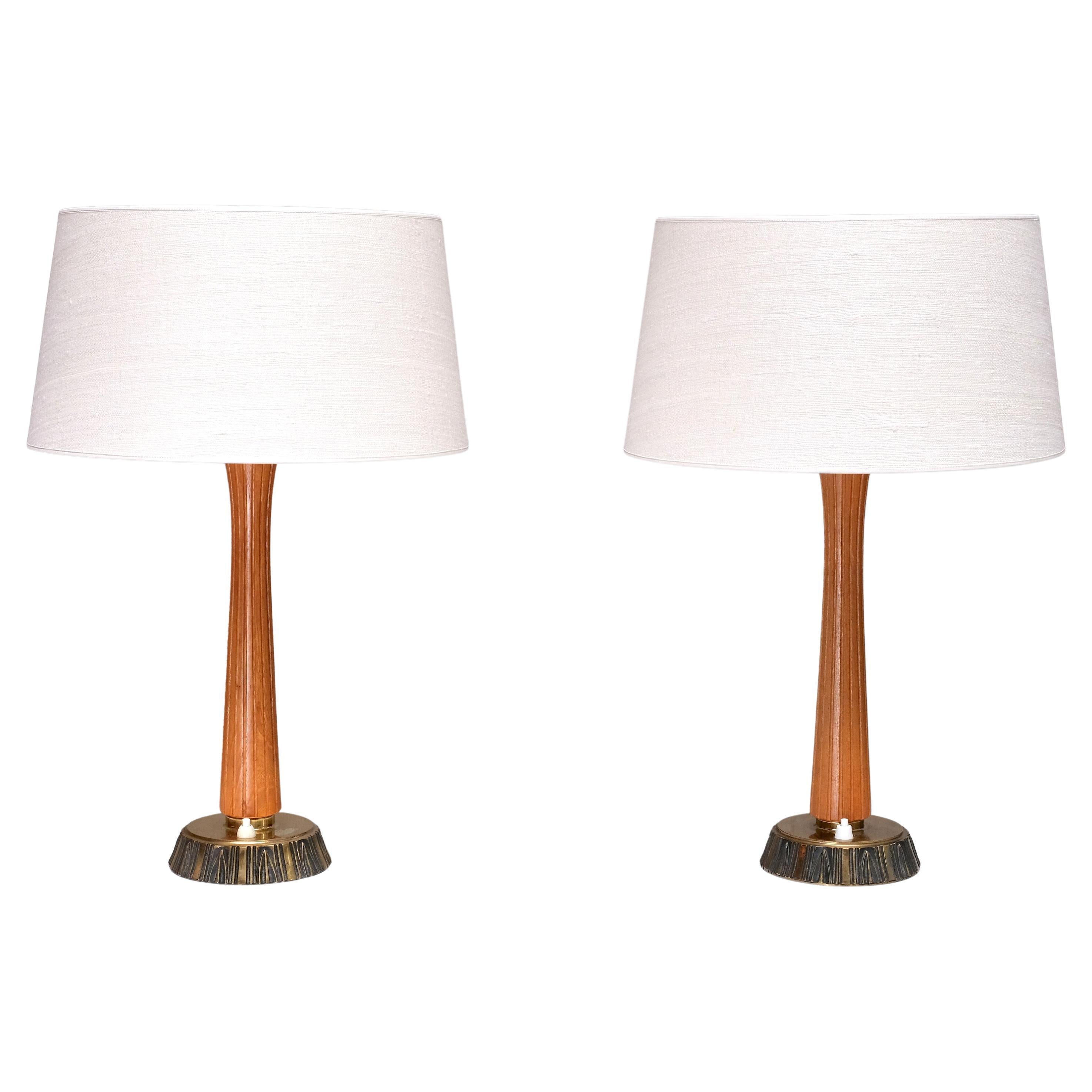 Pair of Bo Råman Table Lamps in Oak and Brass, Model E1141, ASEA, Sweden, 1950s in vendita