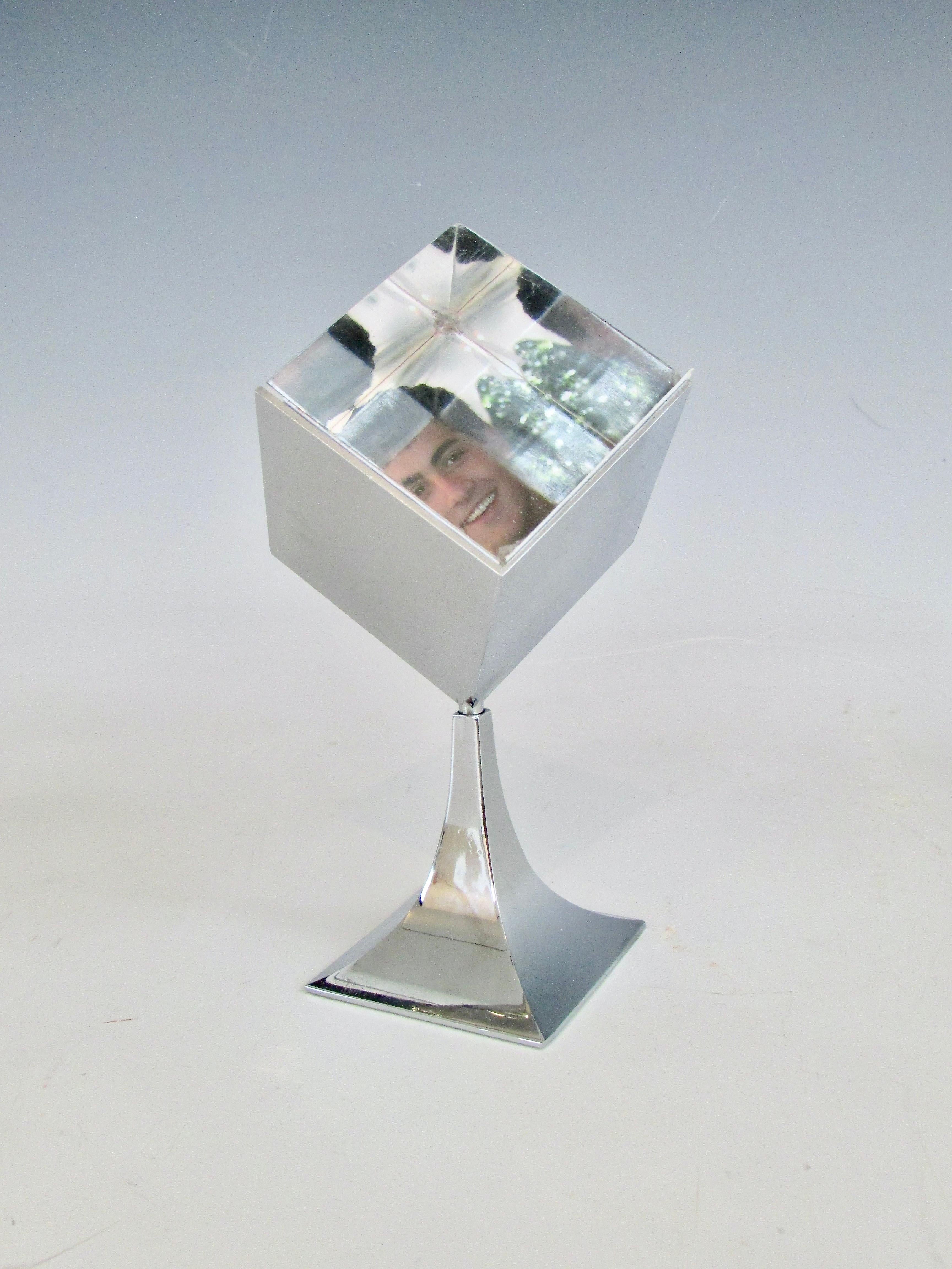 Pair of Bob Cornell op art era photo cubes on rotating chrome base For Sale 2