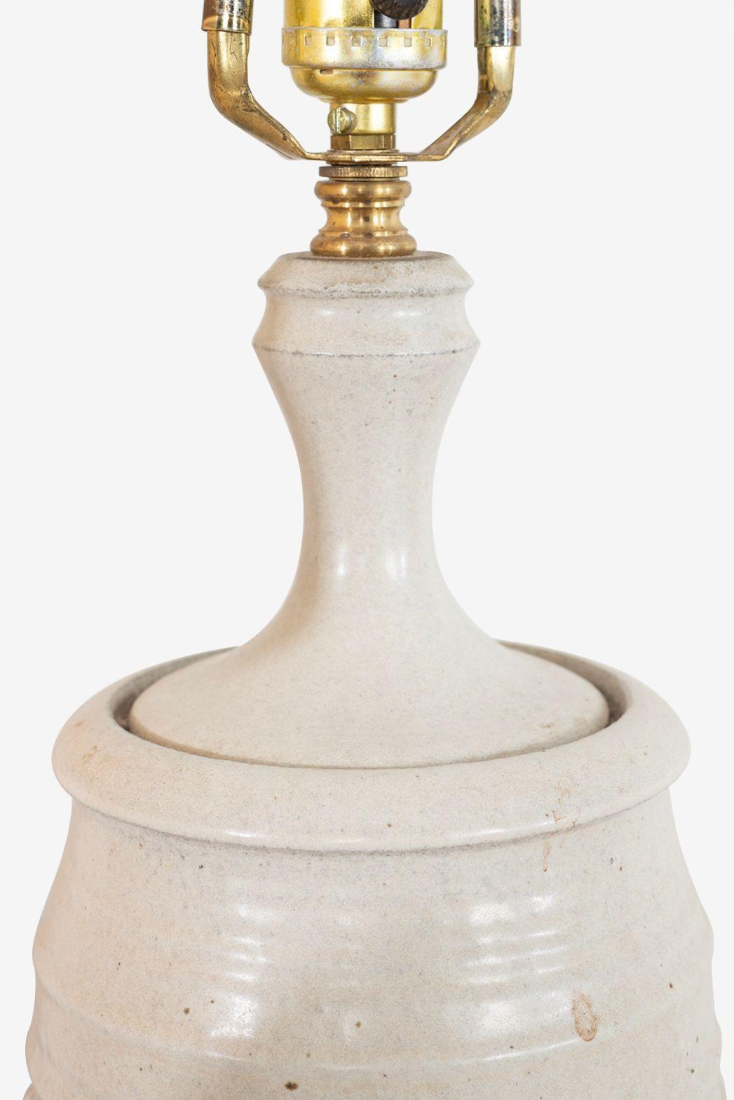 Coppia di lampade da tavolo in ceramica Bob Kinzie for Affiliated Craftsmen 1965c. in vendita 1