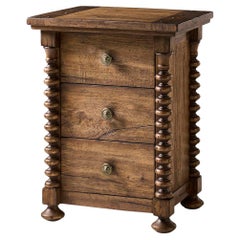 Paar geklöppelte 3-Schubladen-Nachttische