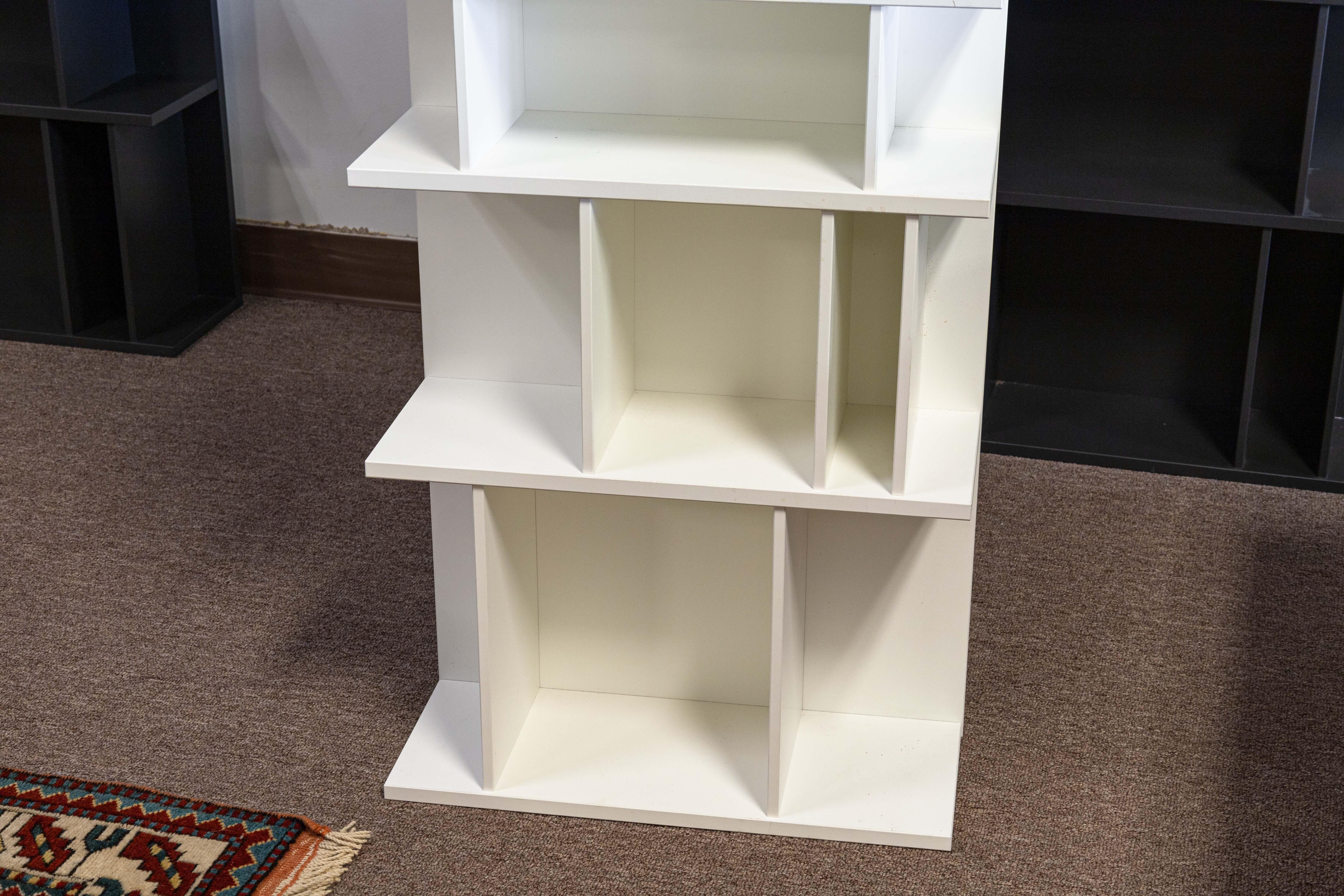 XX secolo Coppia di scaffali contemporanei BoConcept Como System laccato bianco opaco in vendita