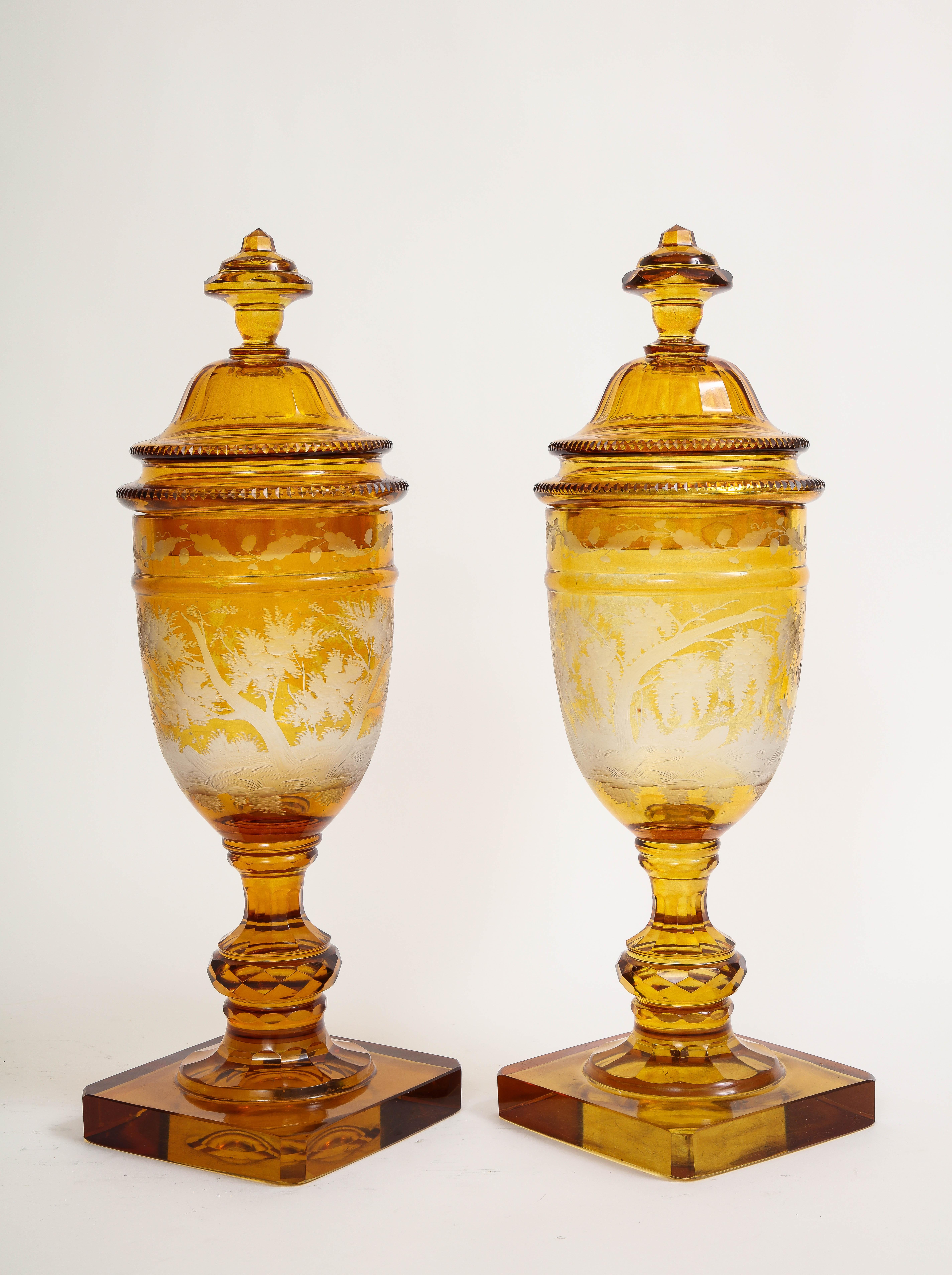 Paire de pokals de Bohème sculptés et gravés à la main, 1880 en vente 4
