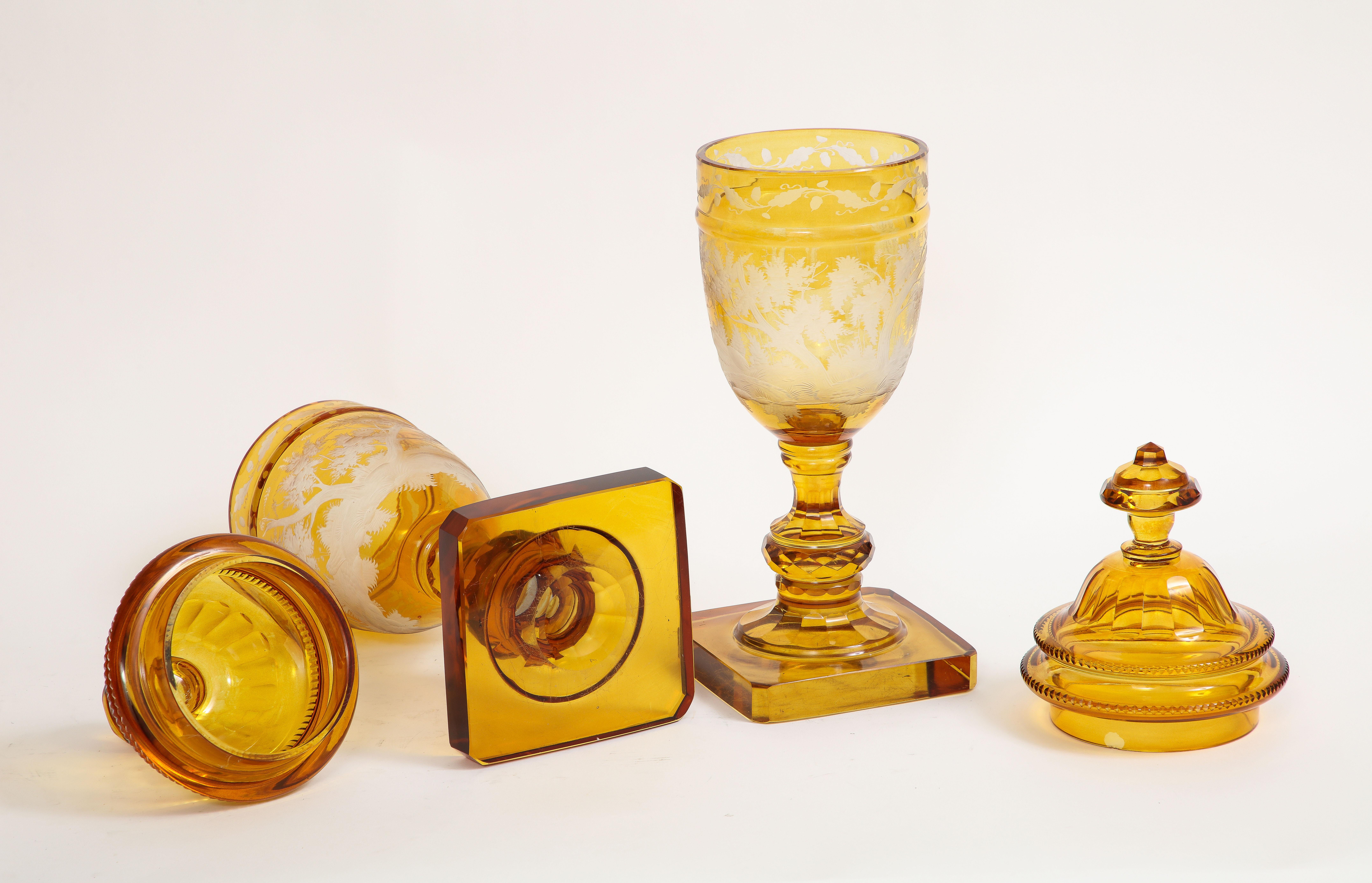 Paire de pokals de Bohème sculptés et gravés à la main, 1880 en vente 9