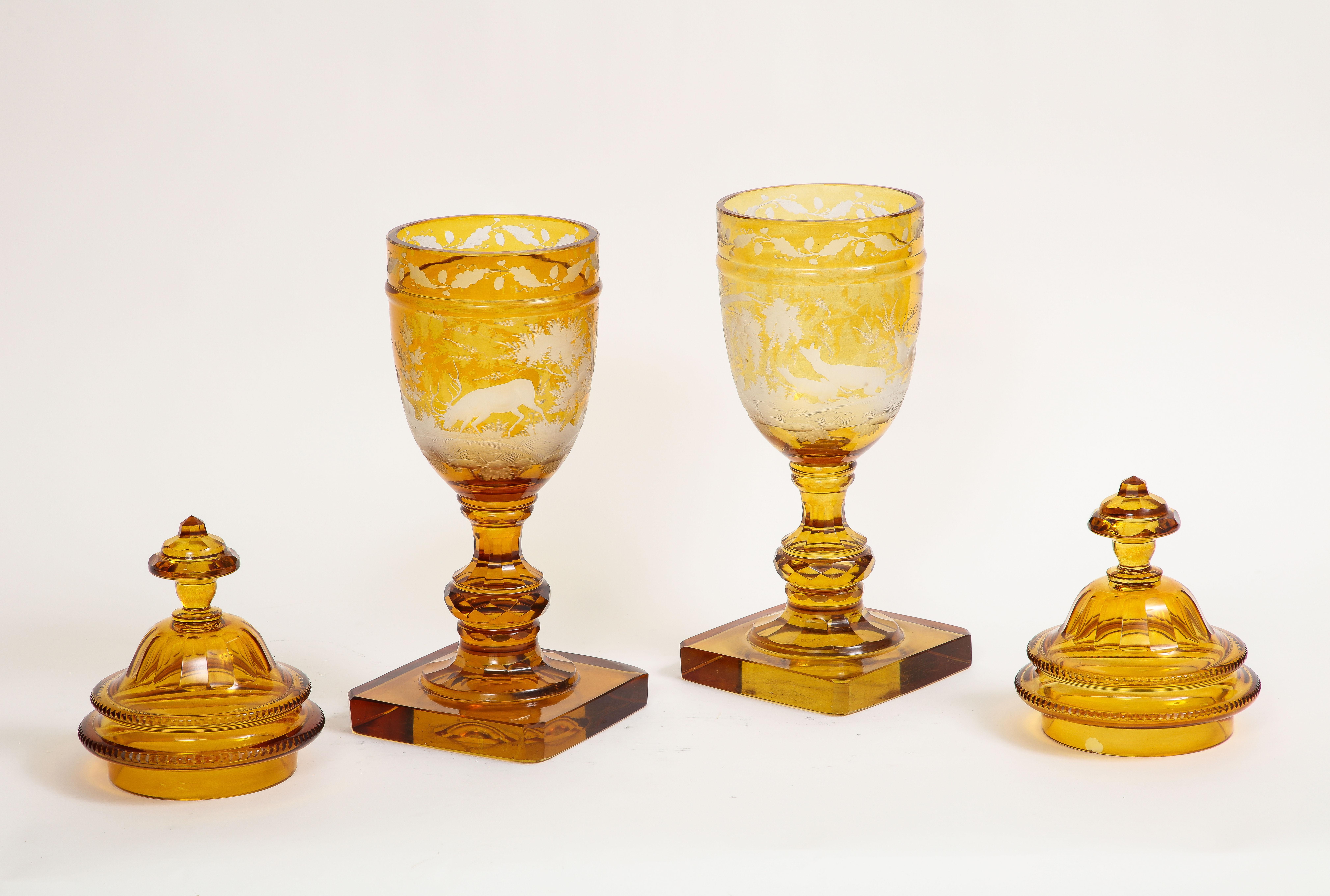 Sculpté à la main Paire de pokals de Bohème sculptés et gravés à la main, 1880 en vente