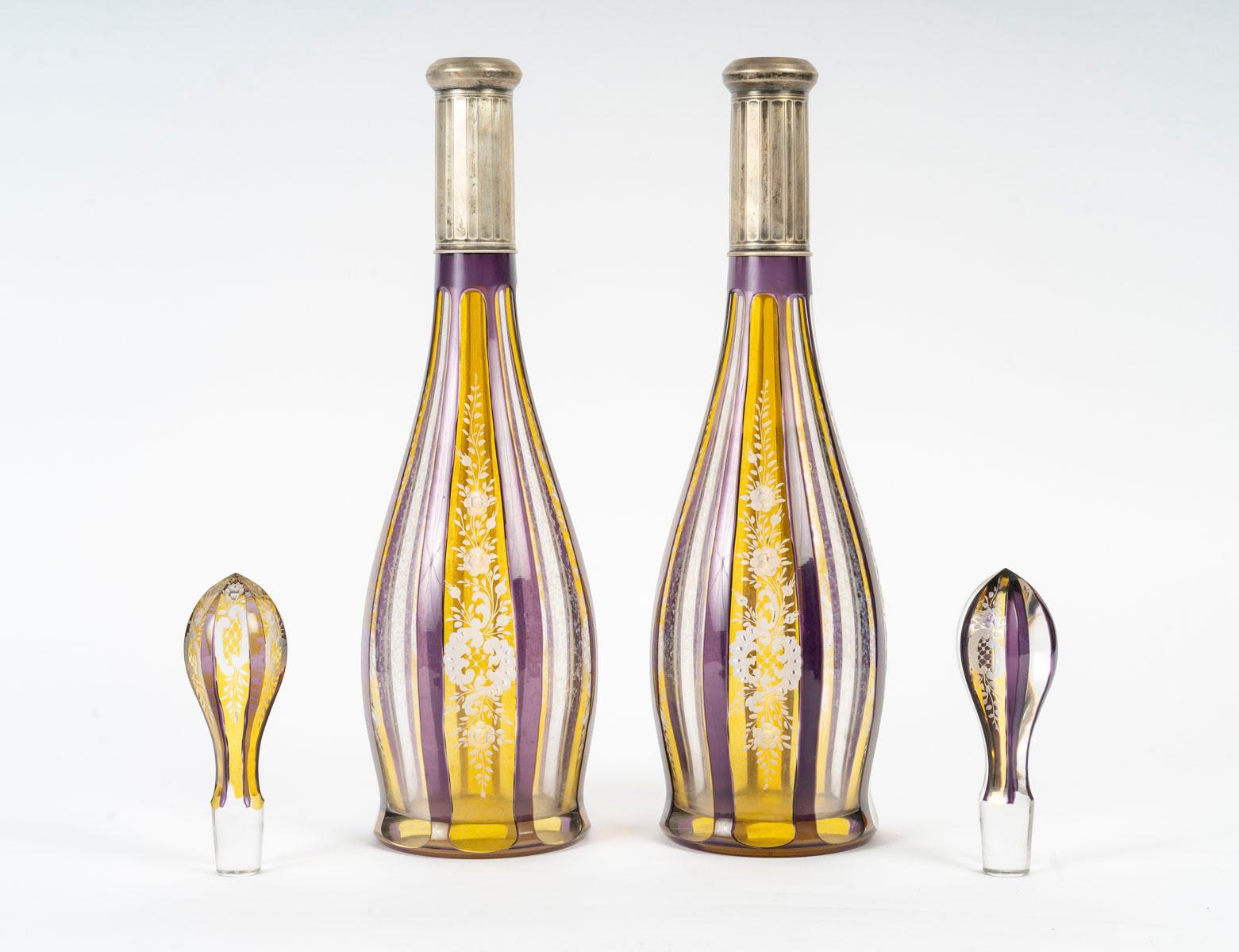 Pareja de decantadores de cristal de Bohemia, principios del siglo XX, estilo Napoleón III. Francés en venta